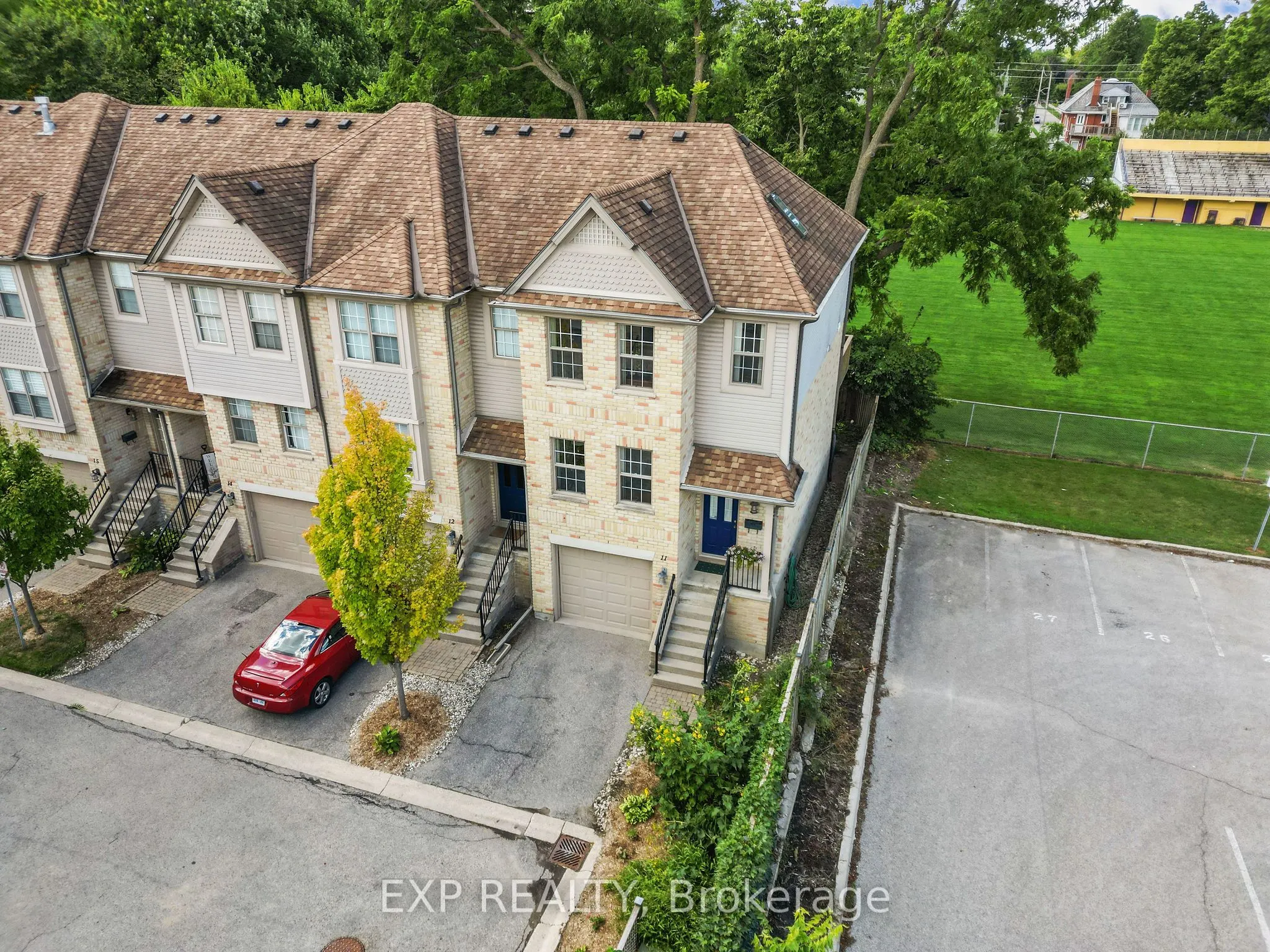 609 COLBORNE Street, #11
