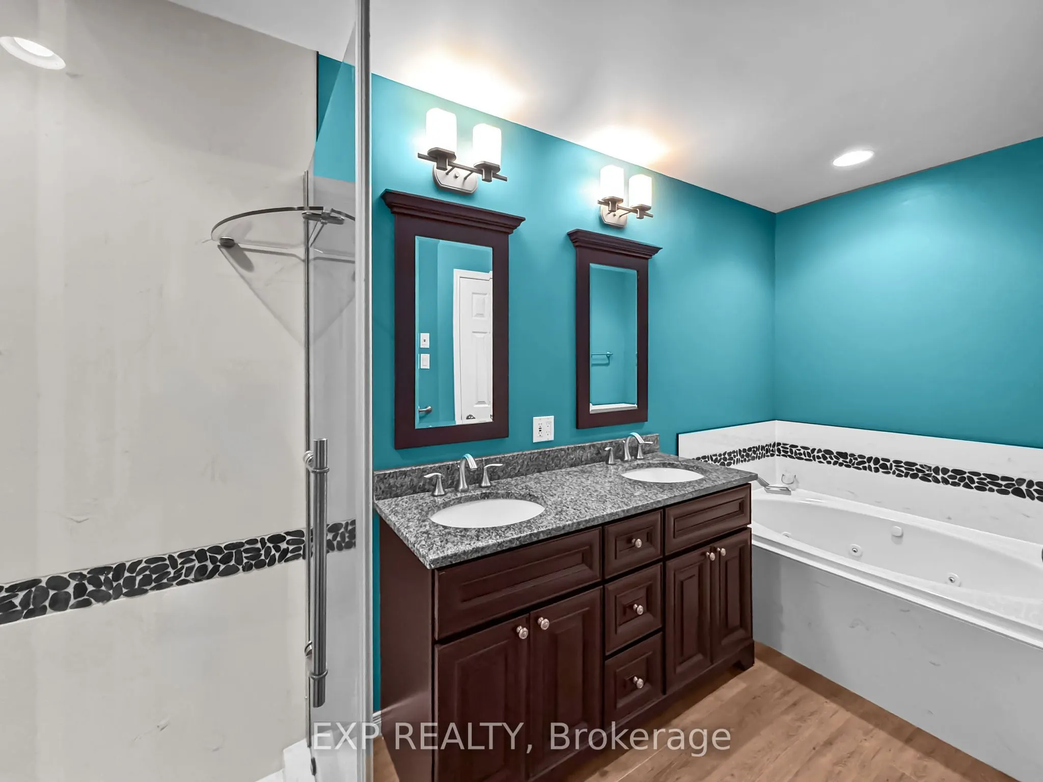609 COLBORNE Street, #11