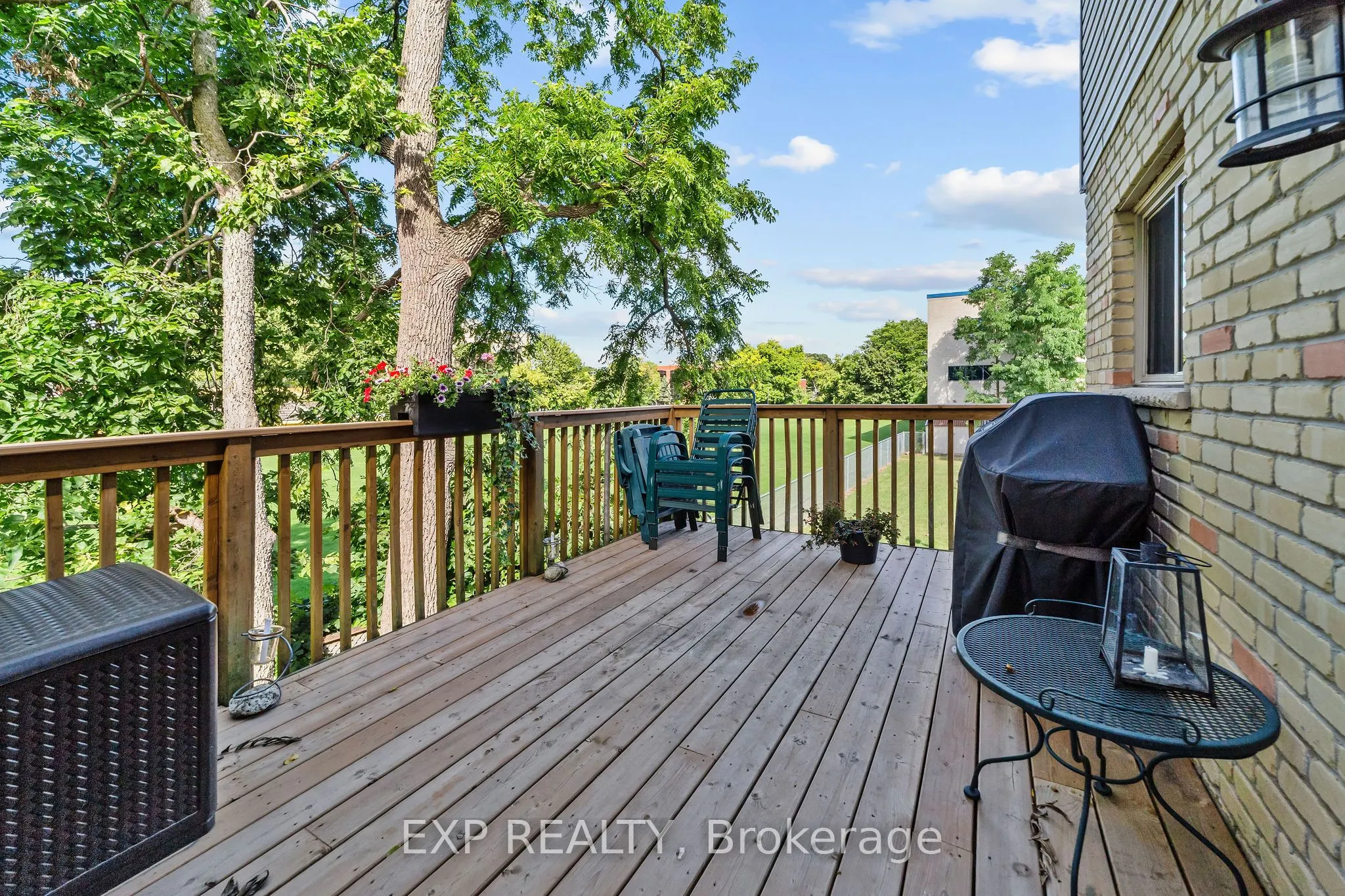 609 COLBORNE Street, #11