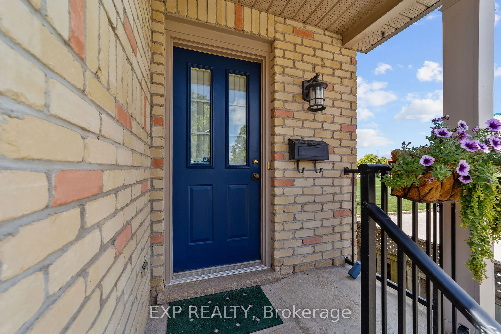 609 COLBORNE Street, #11