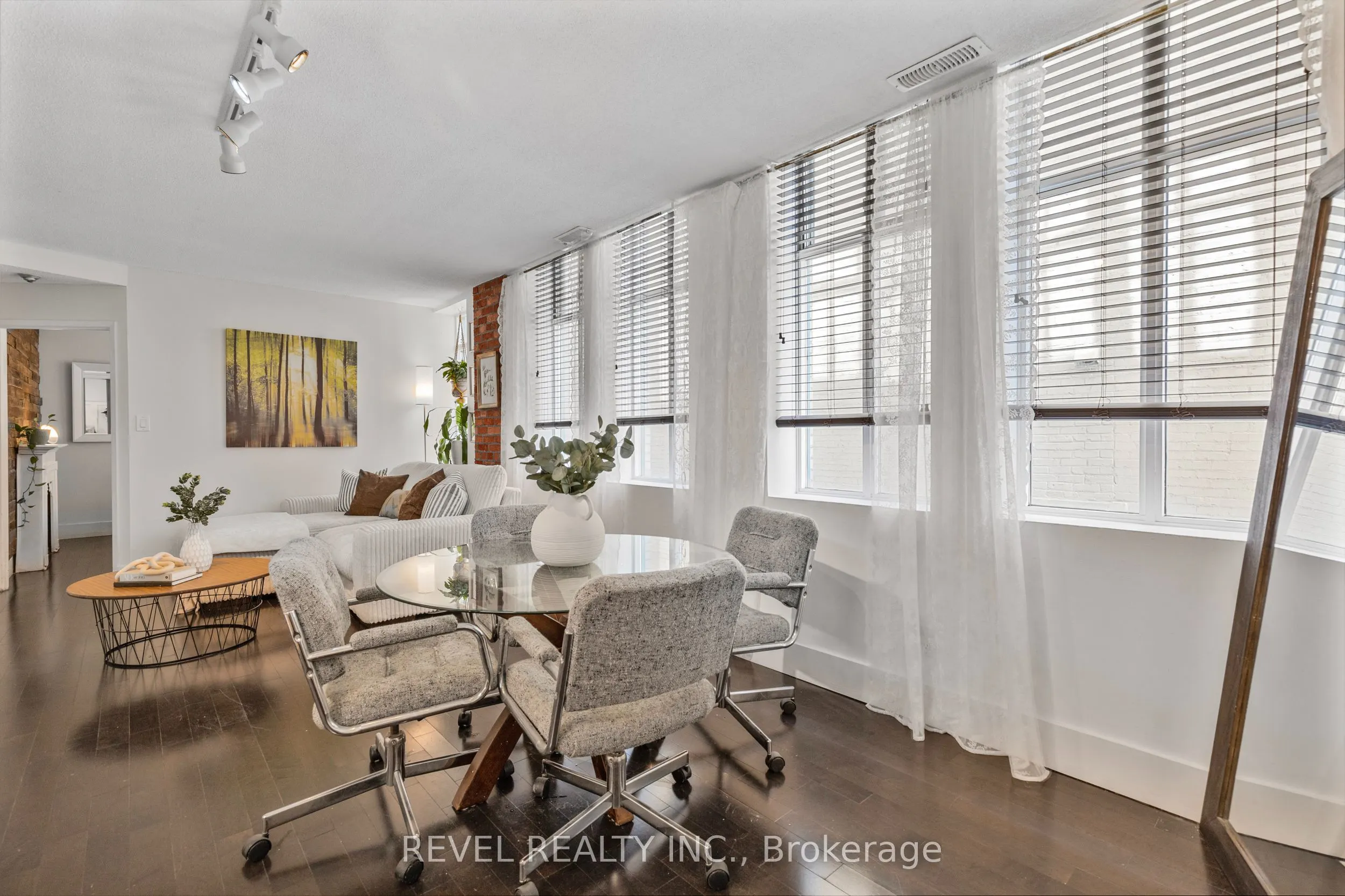 36 James Street S, #803