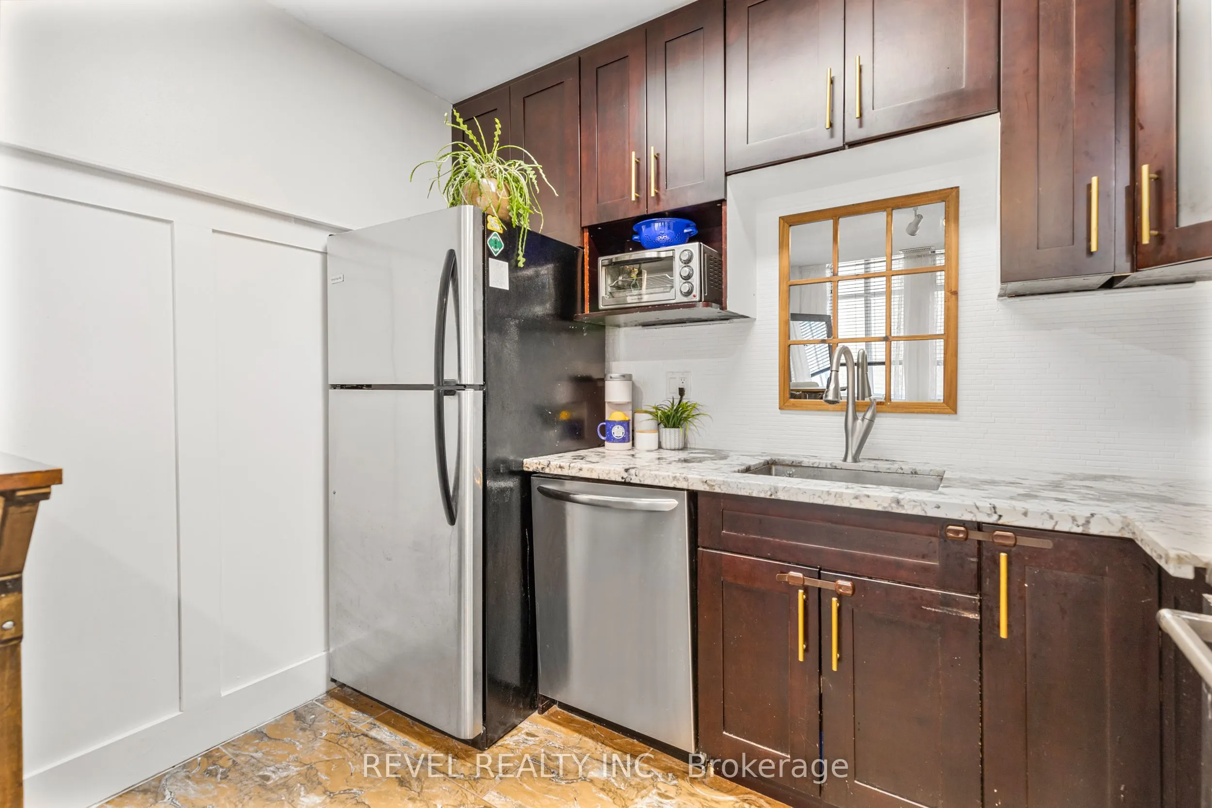 36 James Street S, #803