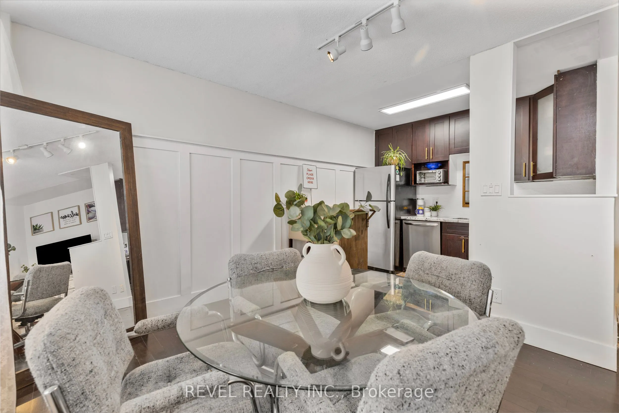 36 James Street S, #803