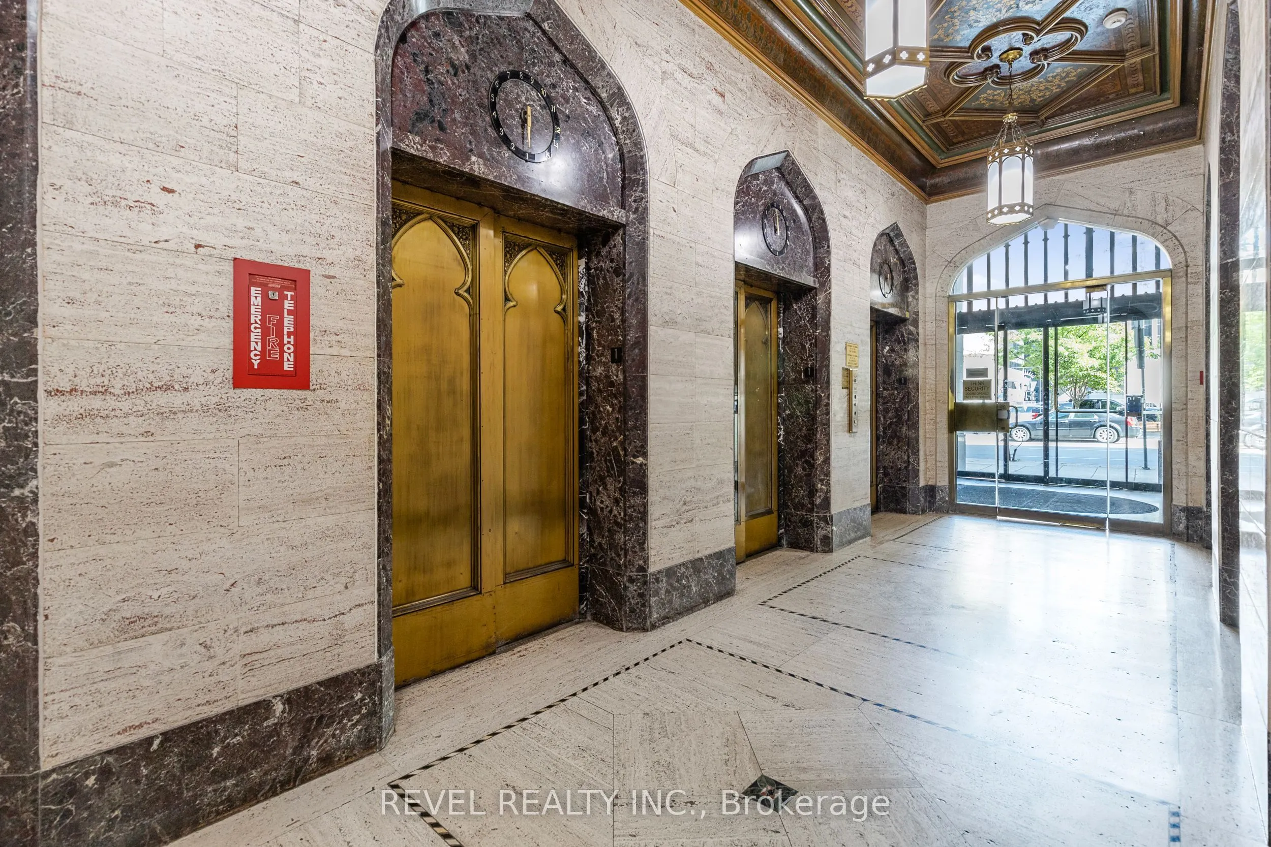 36 James Street S, #803