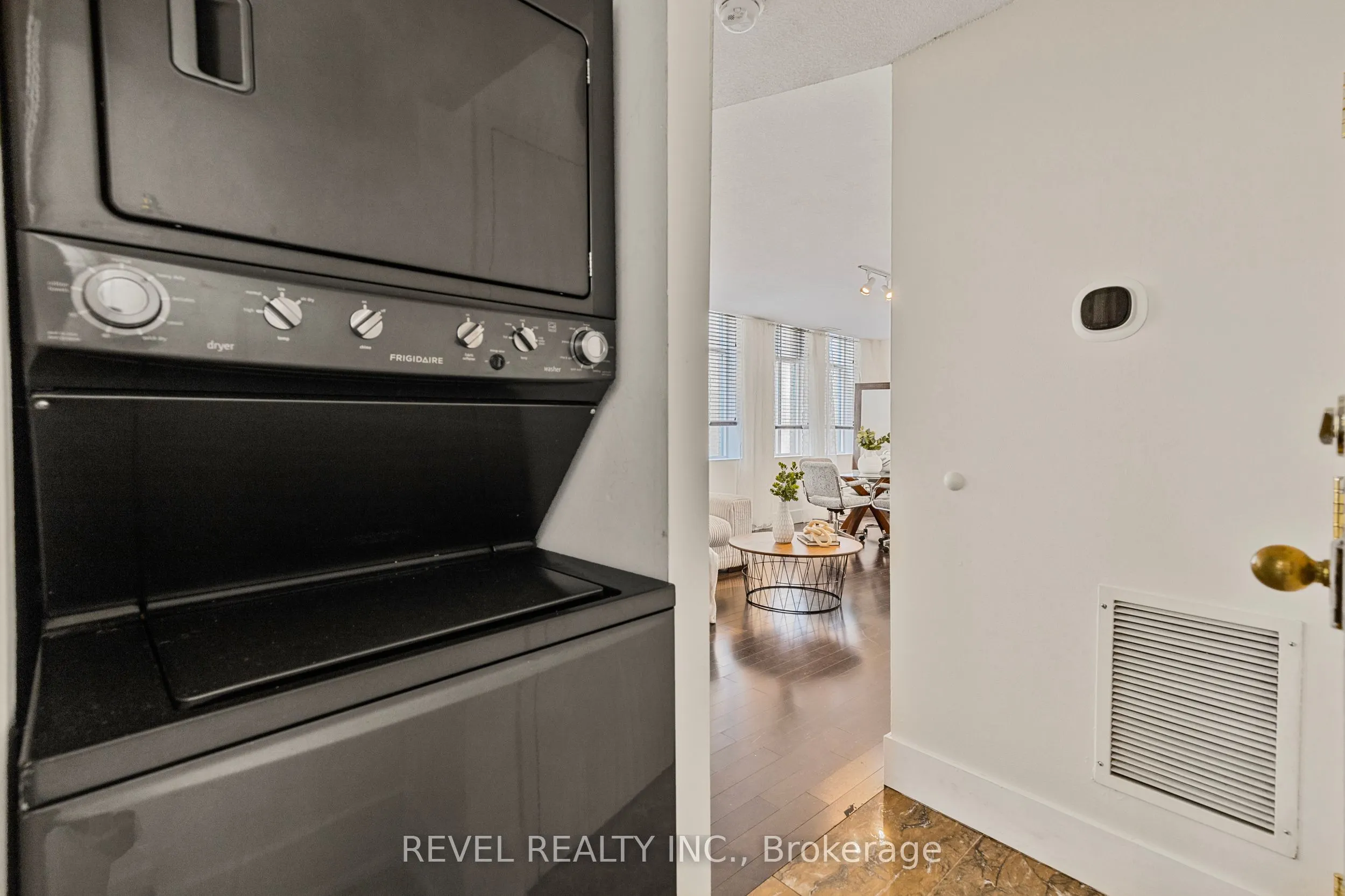 36 James Street S, #803