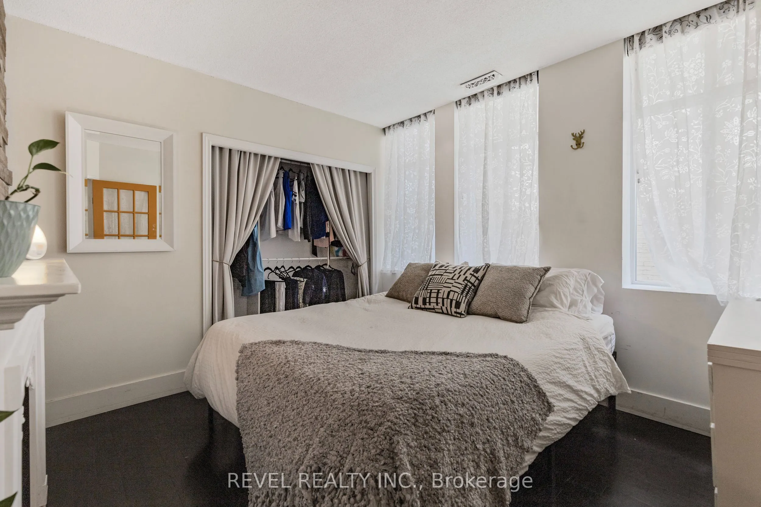 36 James Street S, #803