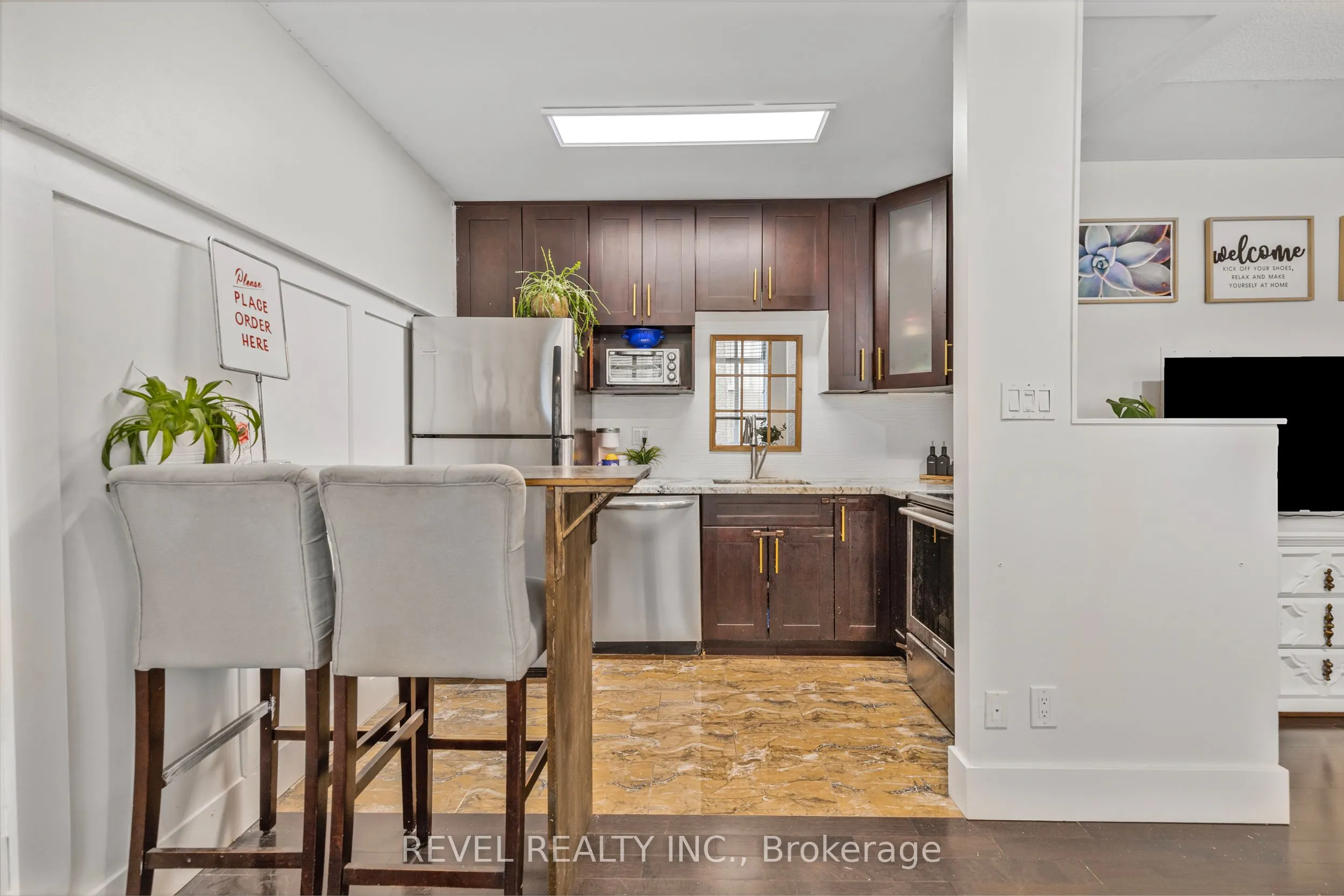 36 James Street S, #803