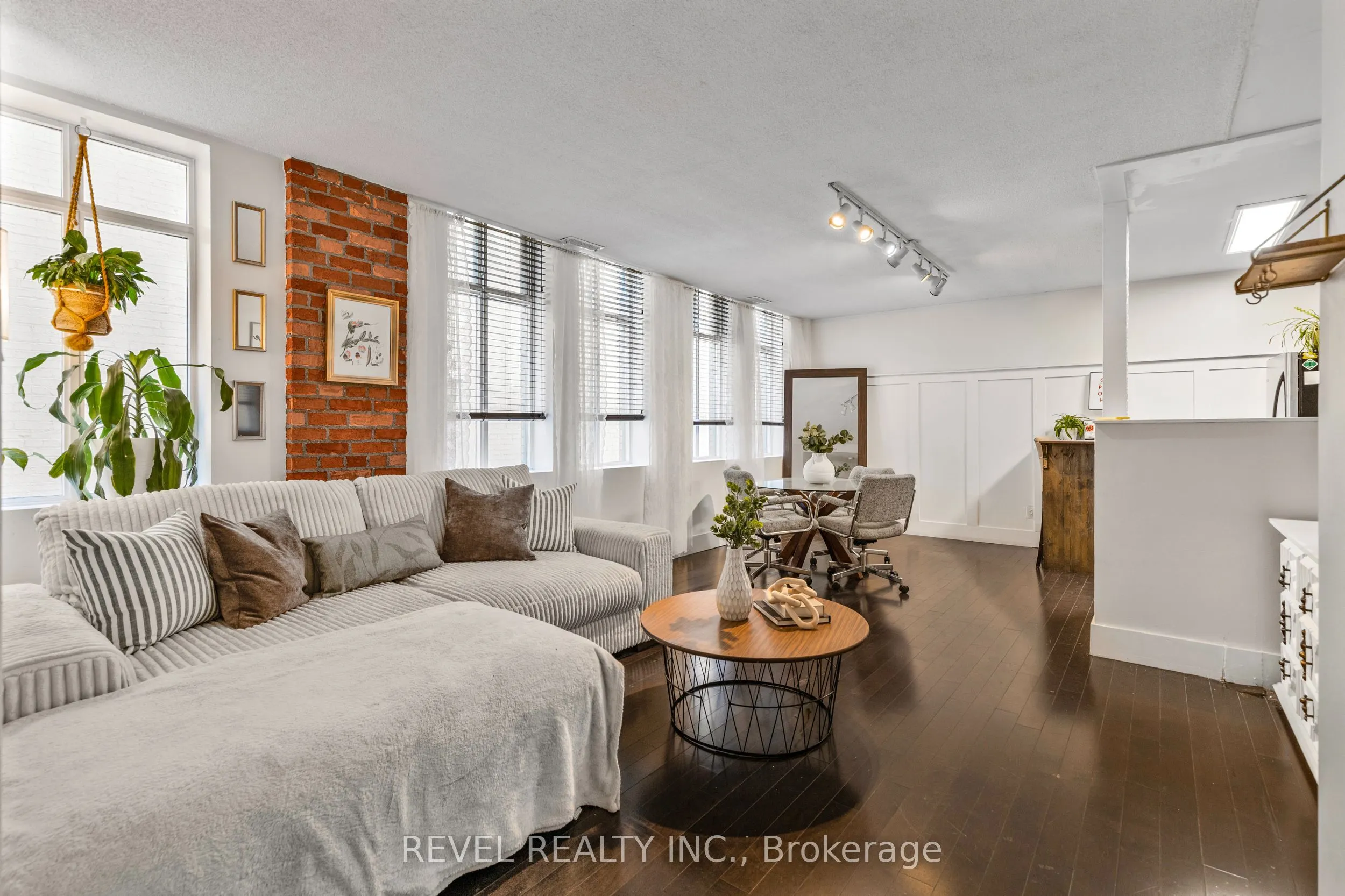 36 James Street S, #803