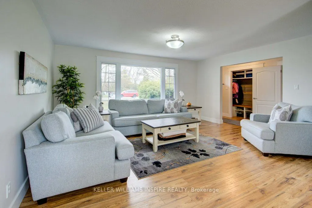 87 Jeffrey Drive