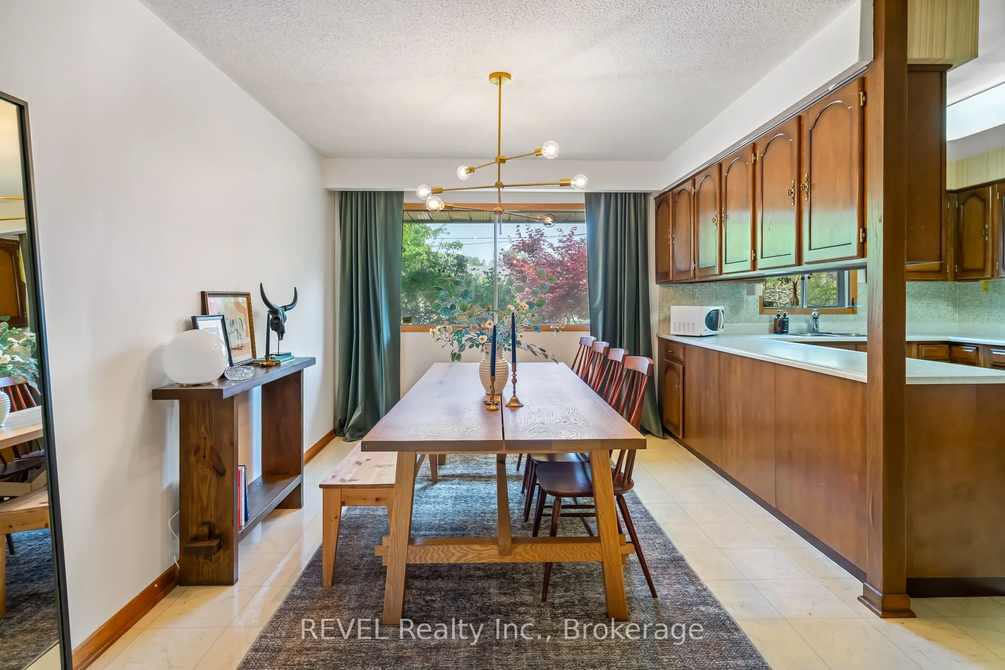 18 Broadmore Avenue