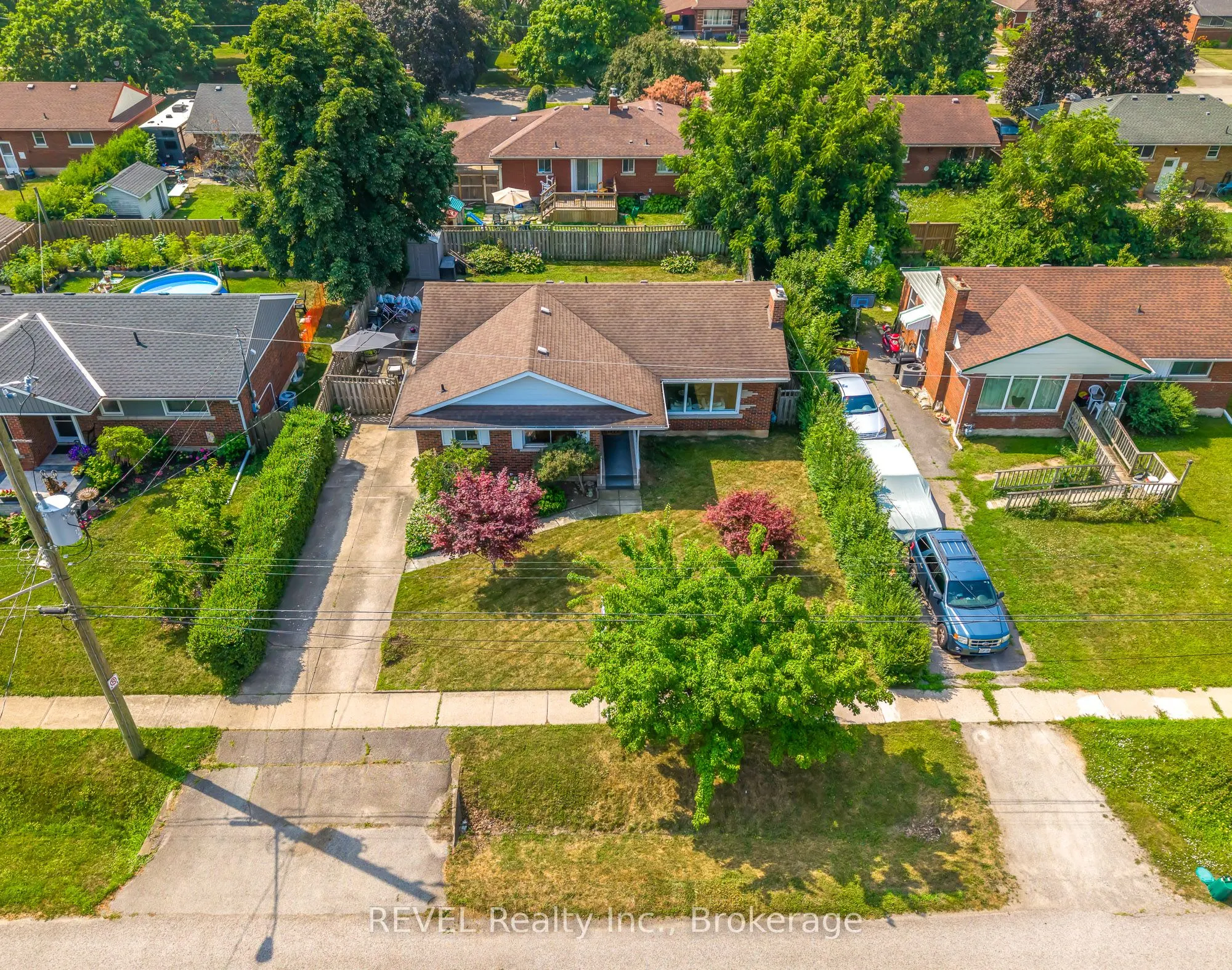 18 Broadmore Avenue