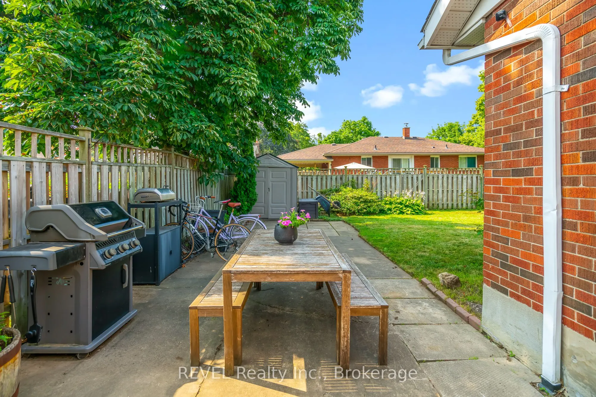 18 Broadmore Avenue