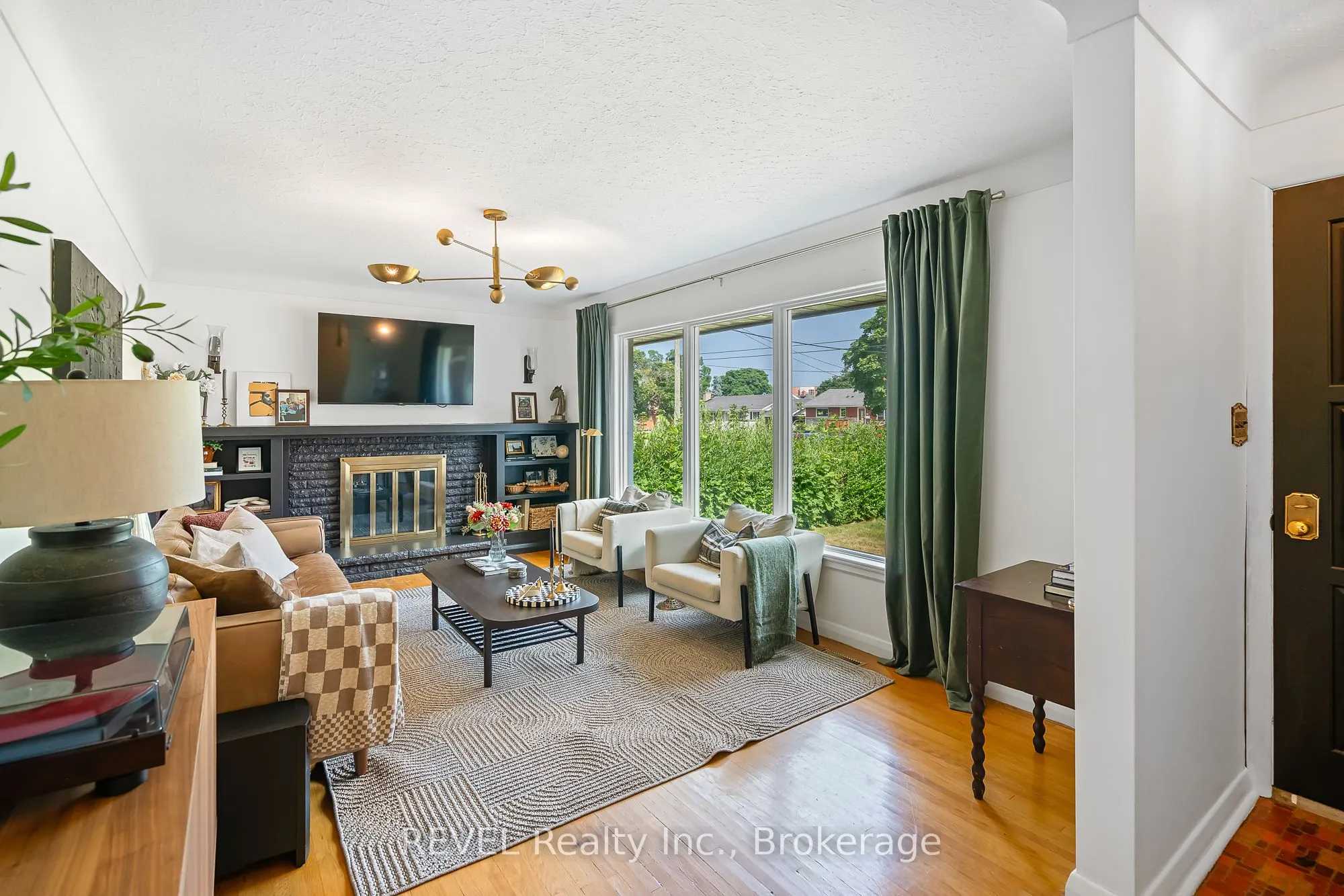 18 Broadmore Avenue