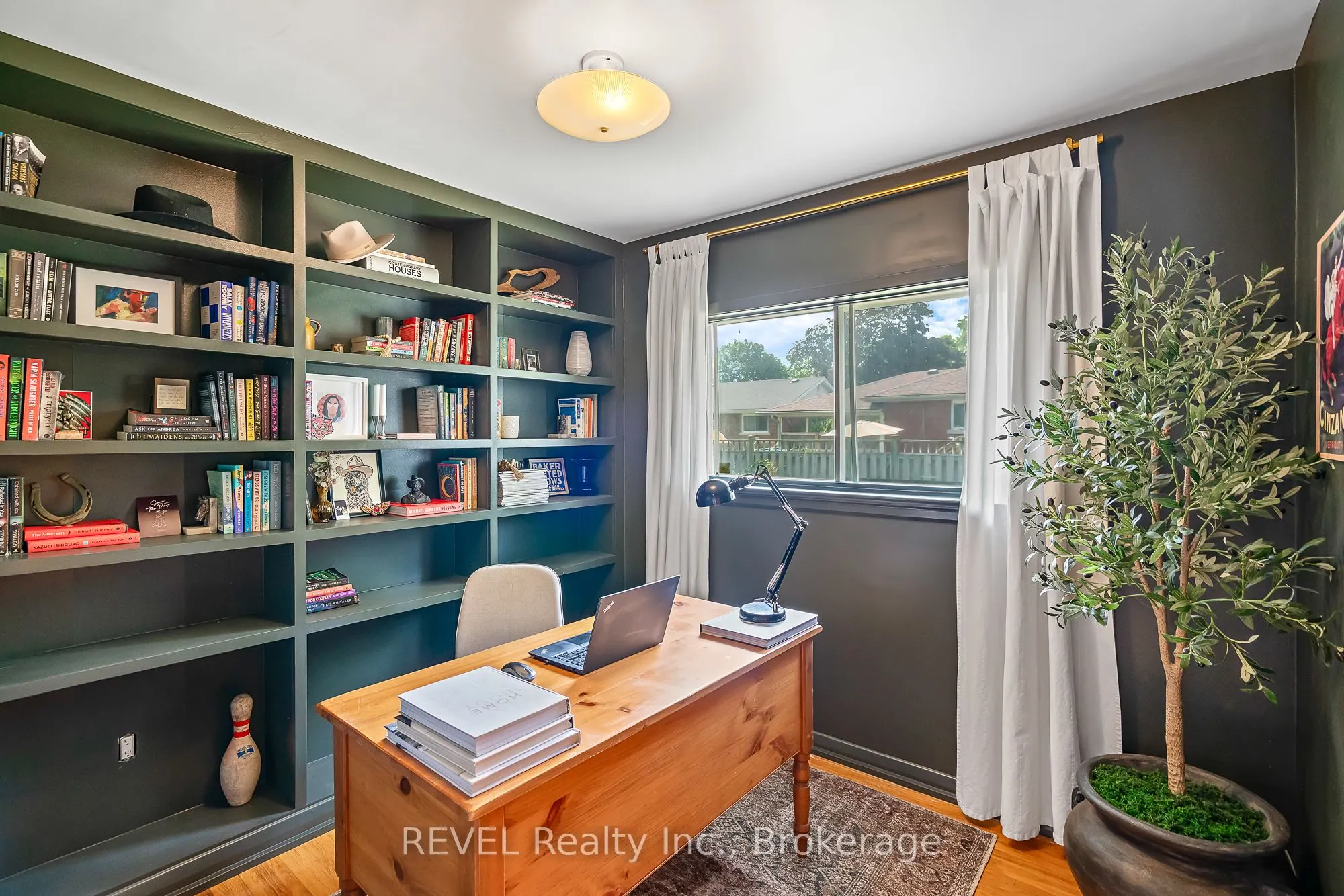 18 Broadmore Avenue