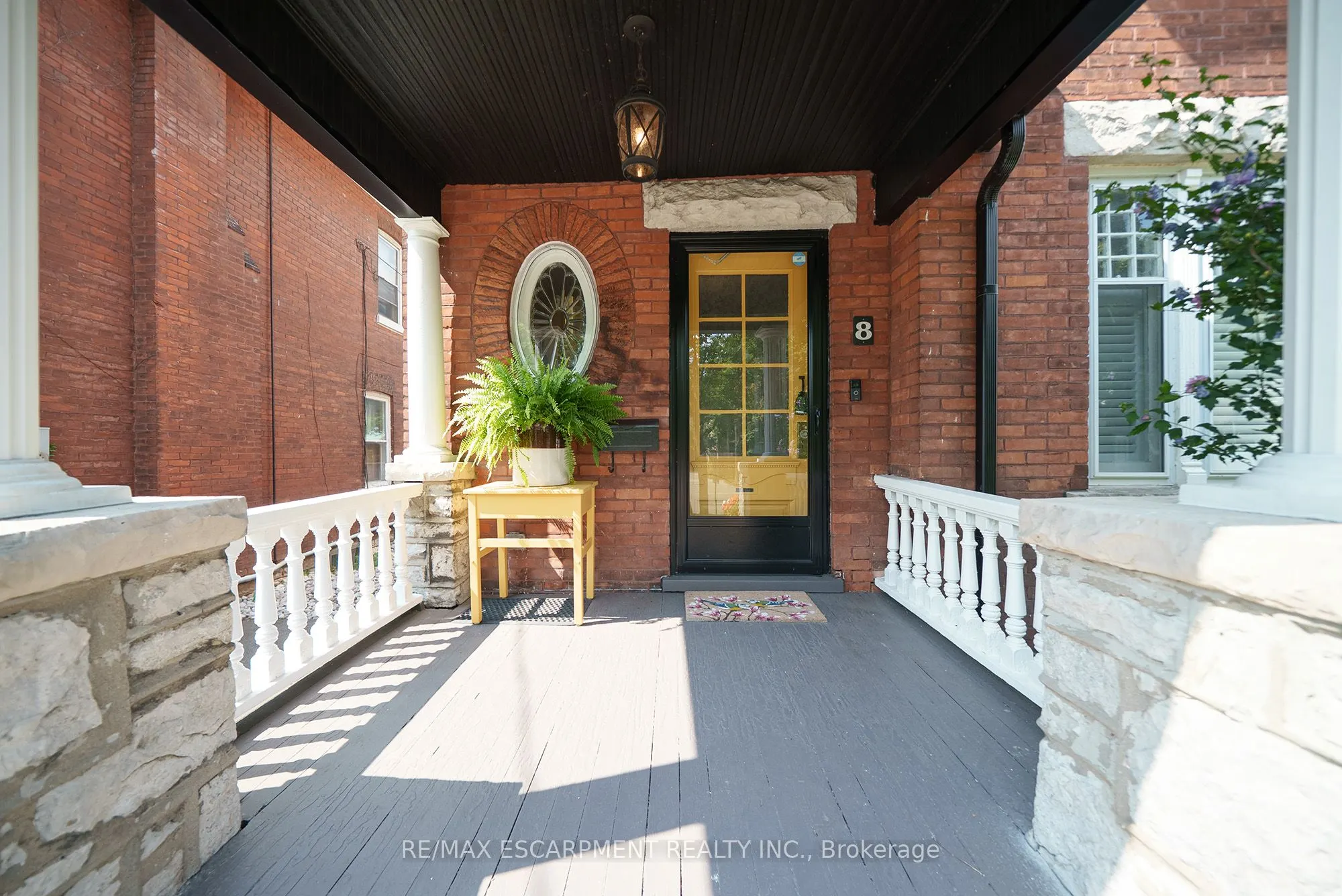 8 William Street