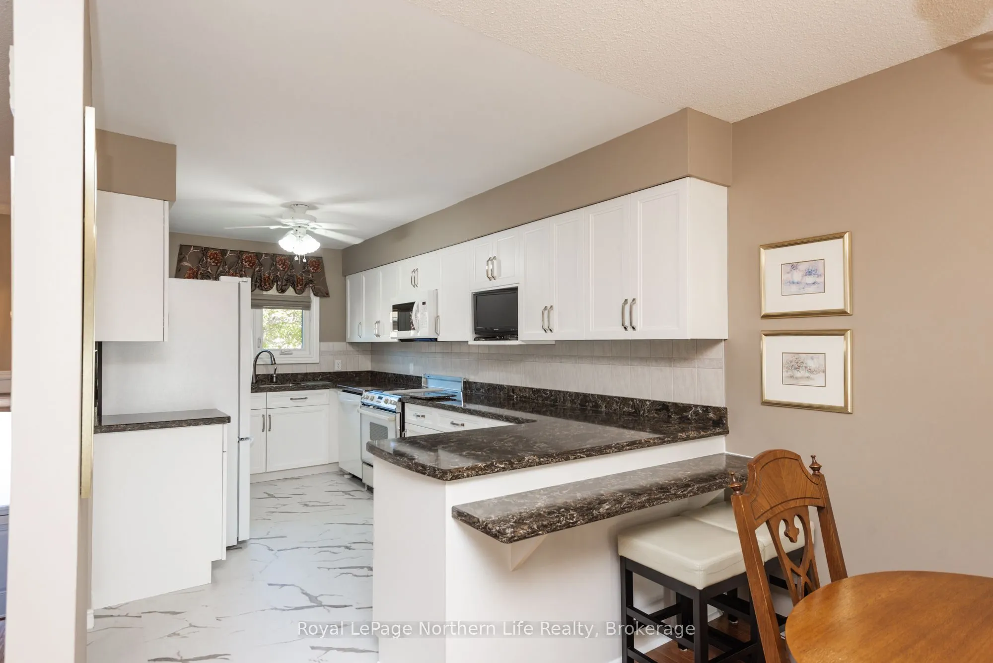 624 Lakeshore Drive, #22