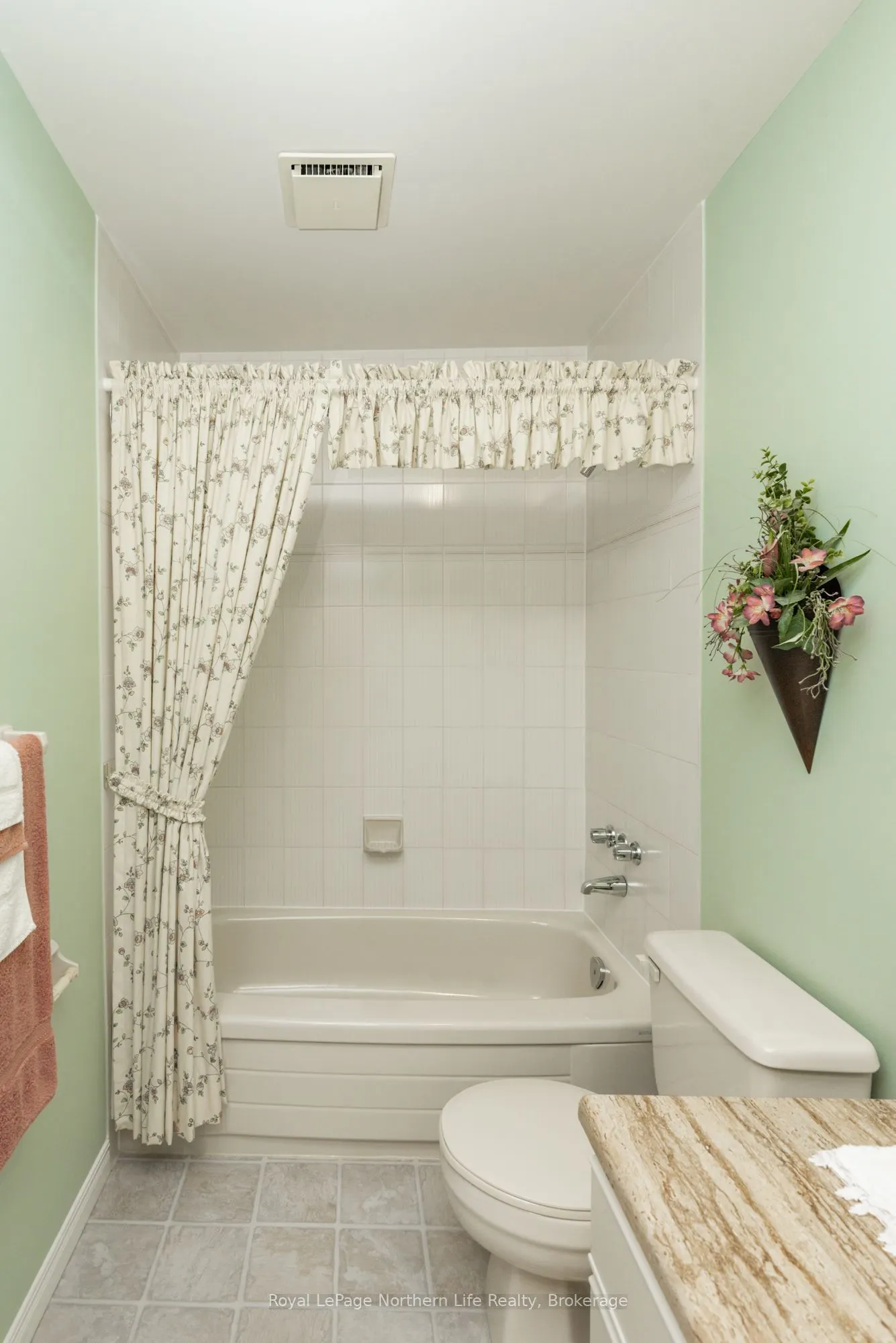 624 Lakeshore Drive, #22