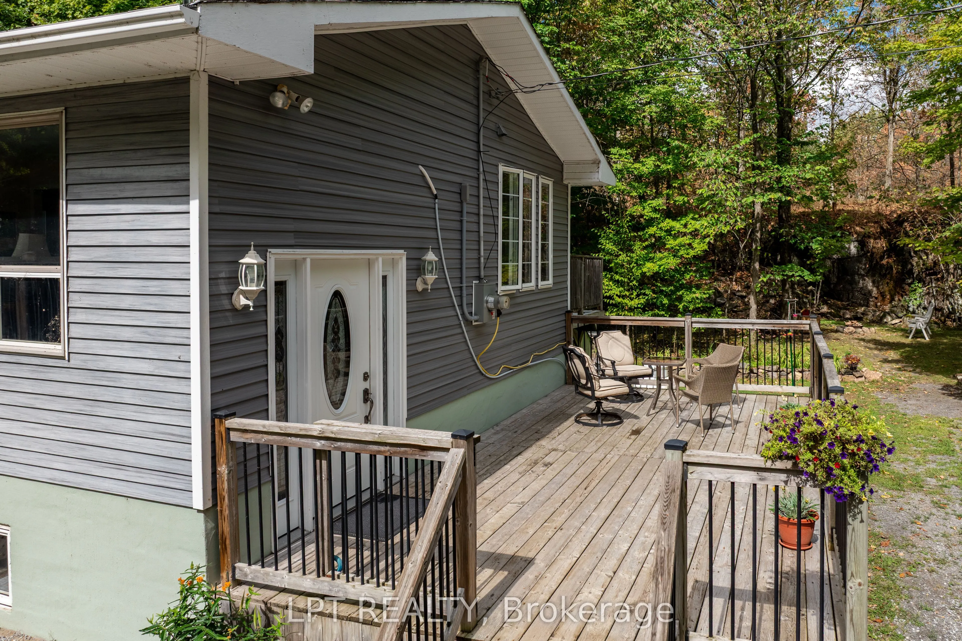 331 Maple Grove