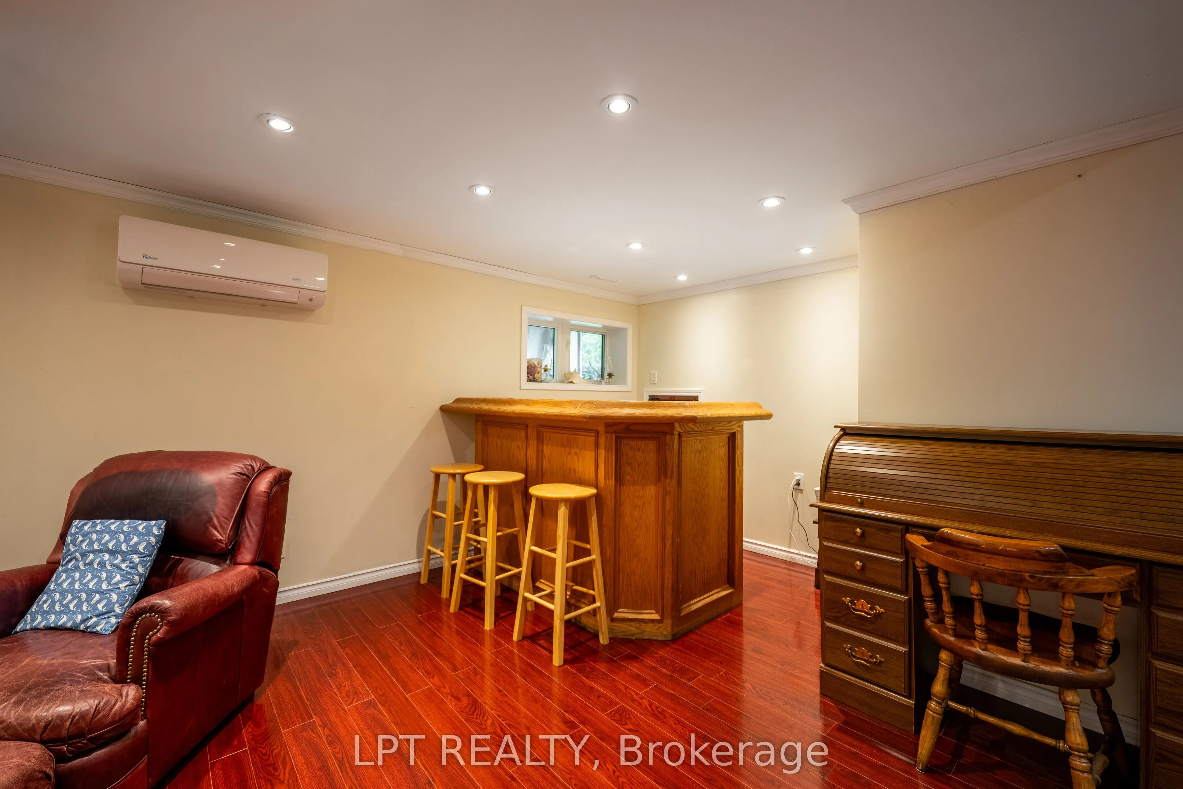 331 Maple Grove