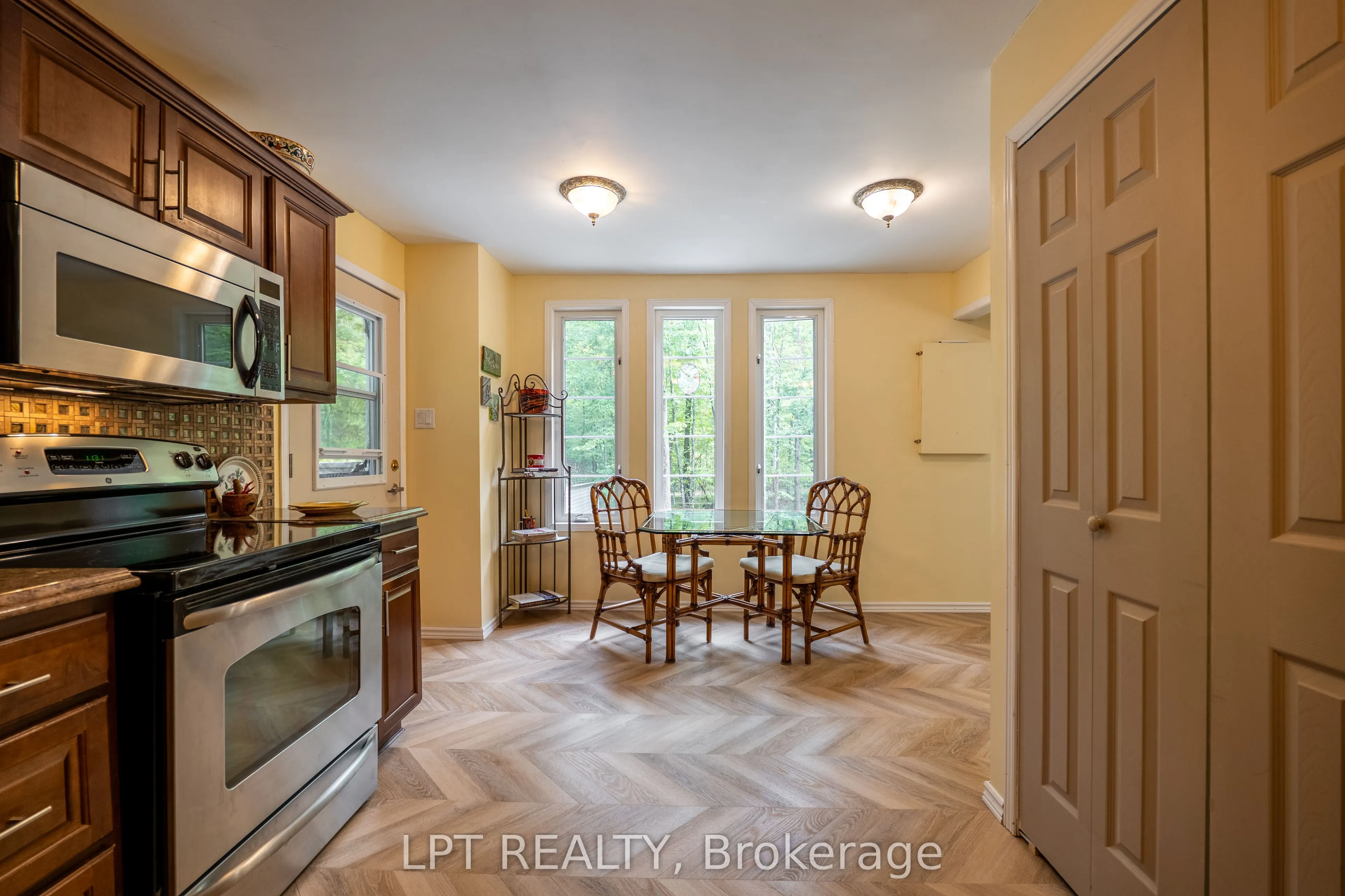 331 Maple Grove