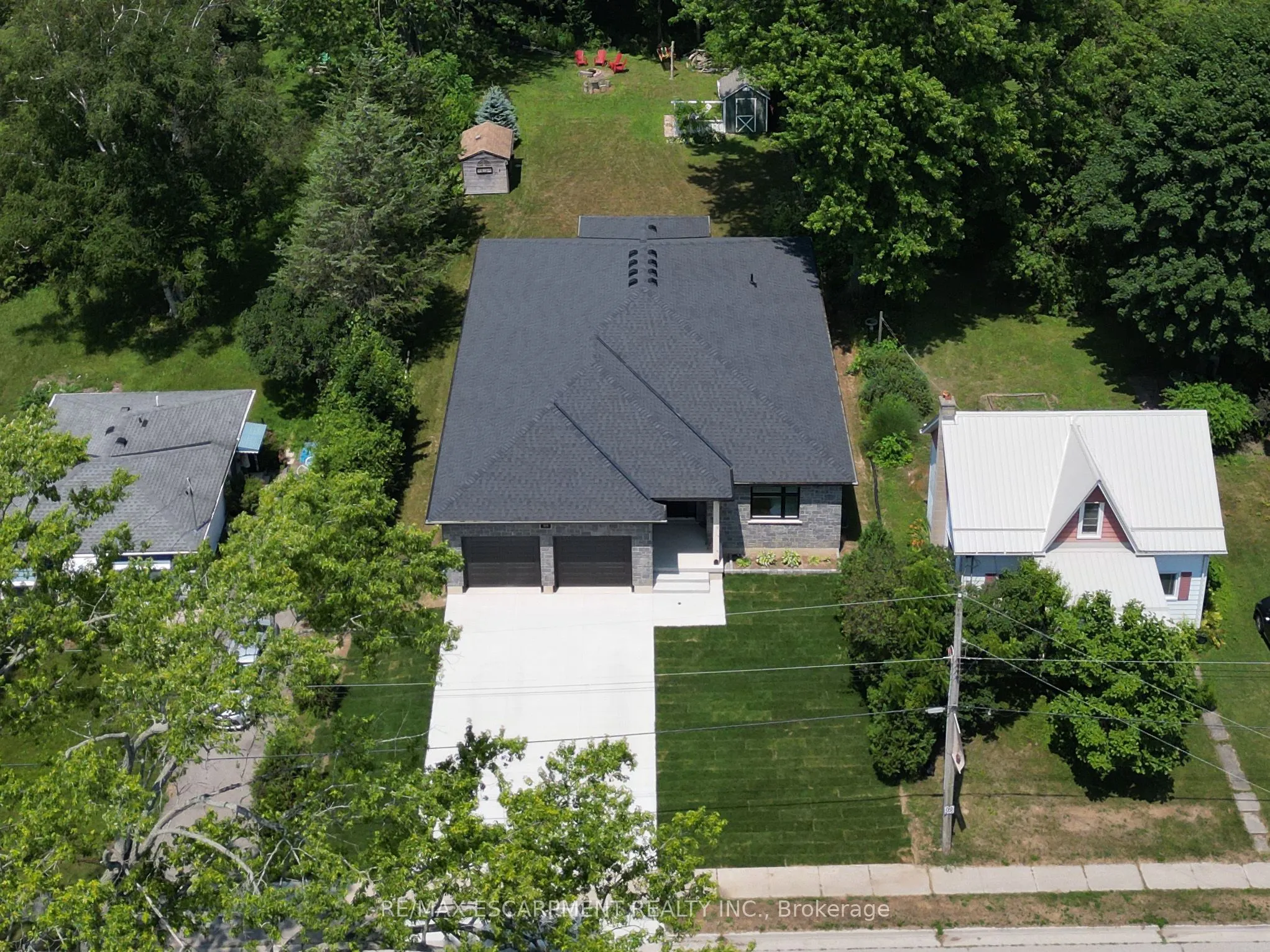 89 Robinson Street