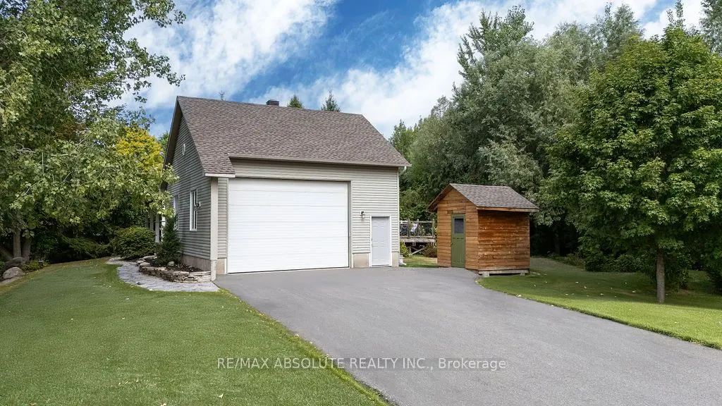 1601 Shauna Crescent