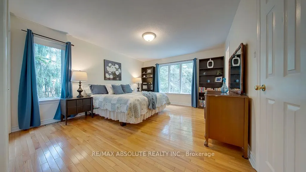 1601 Shauna Crescent