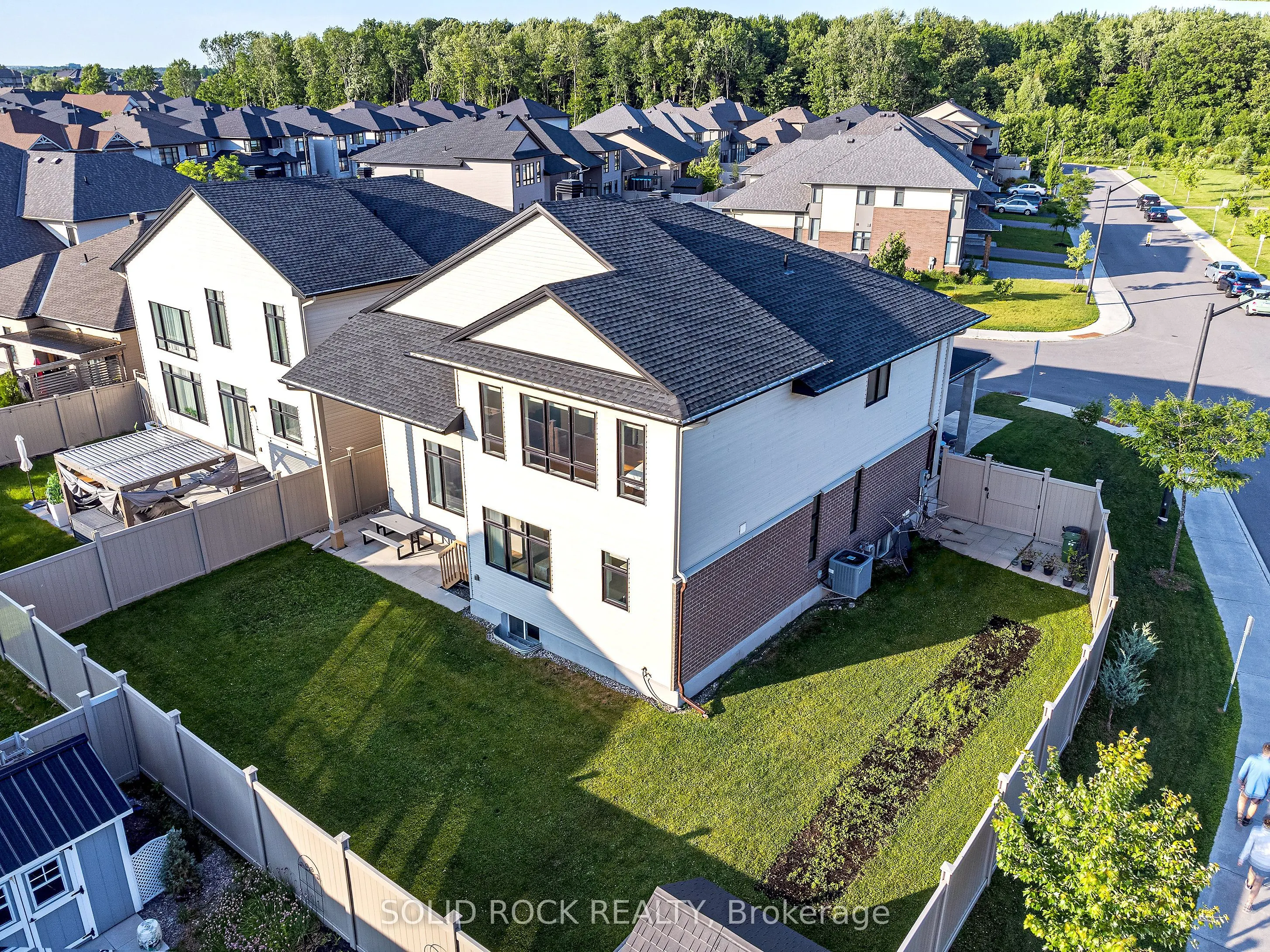 326 Memorial Grove