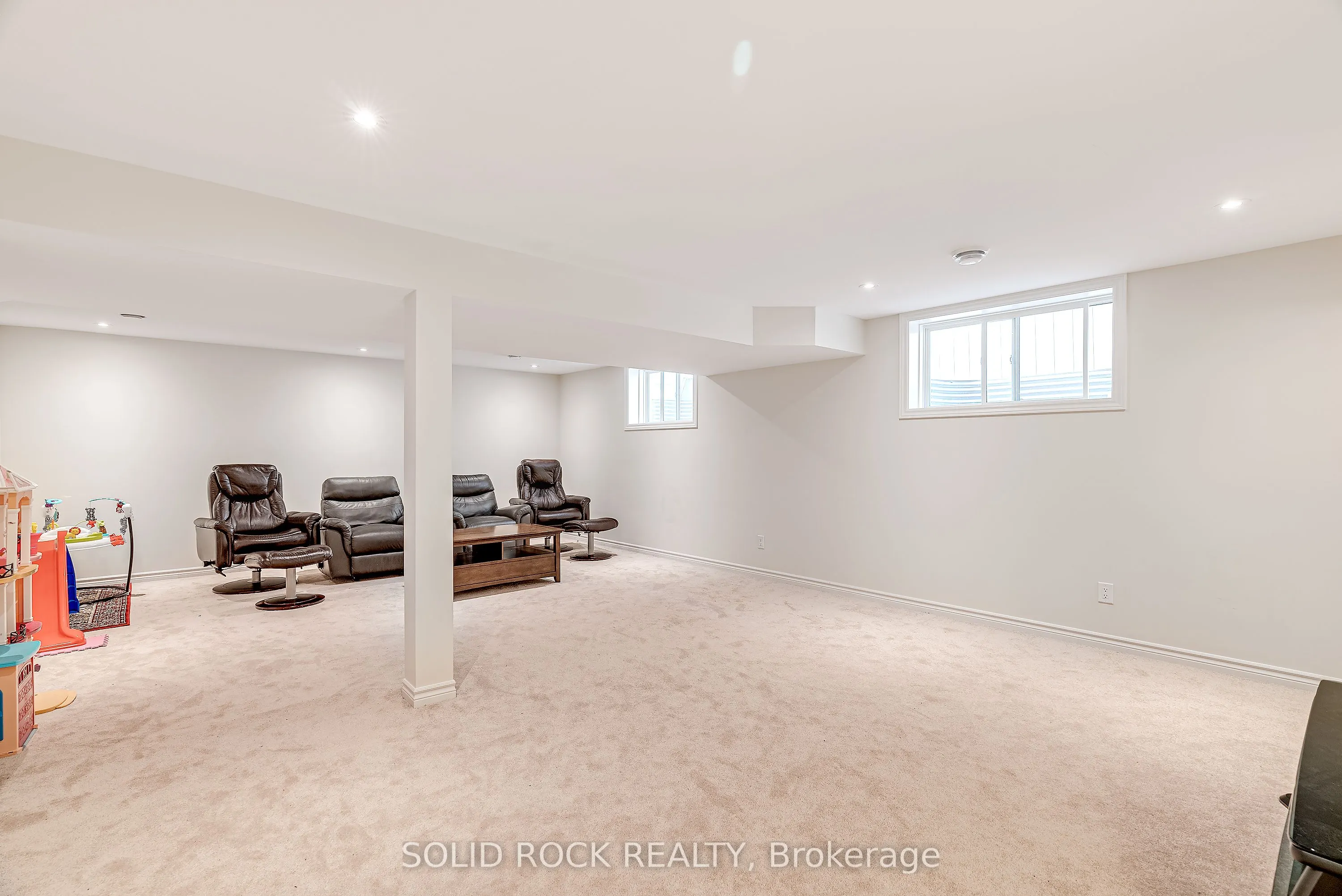 326 Memorial Grove