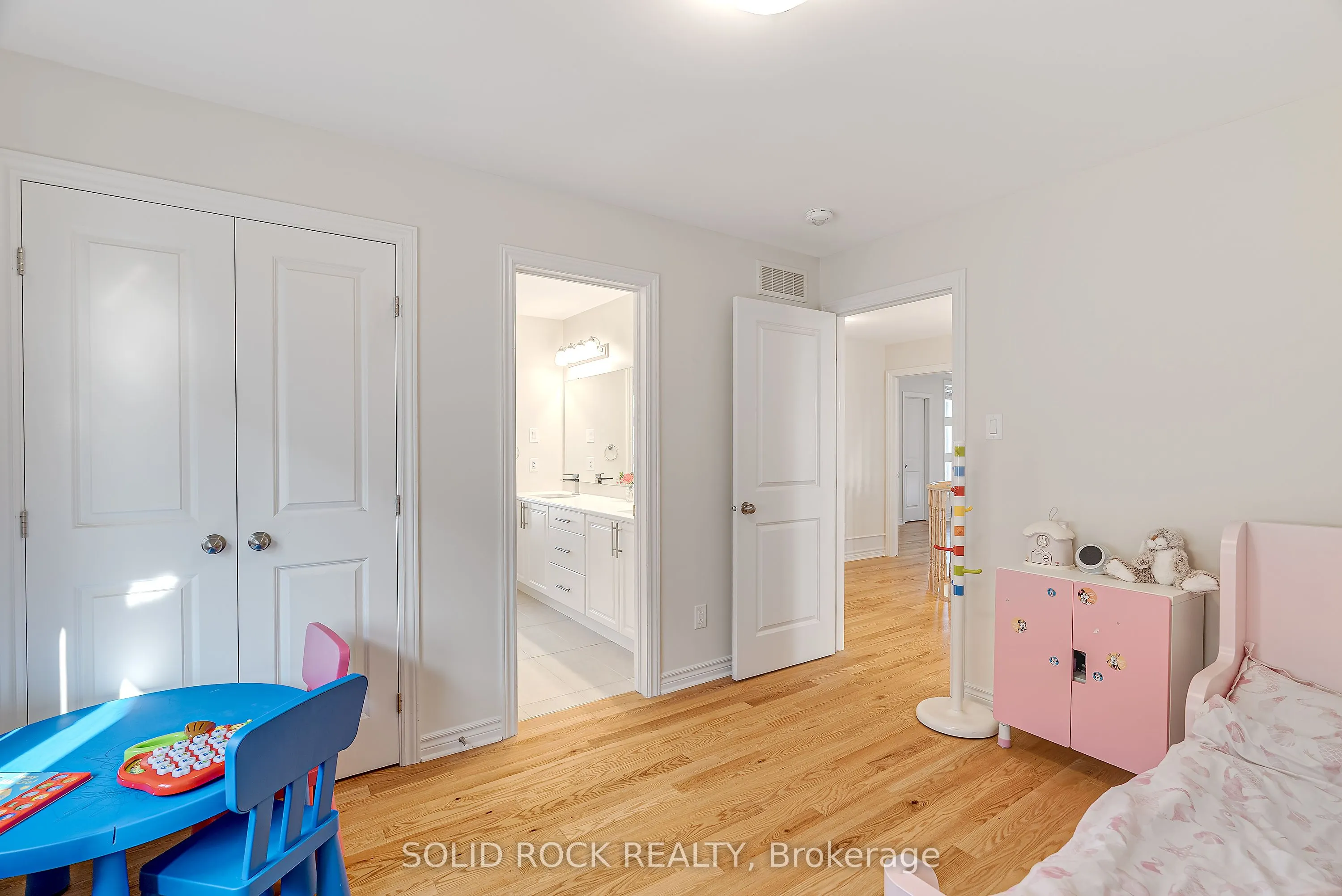 326 Memorial Grove