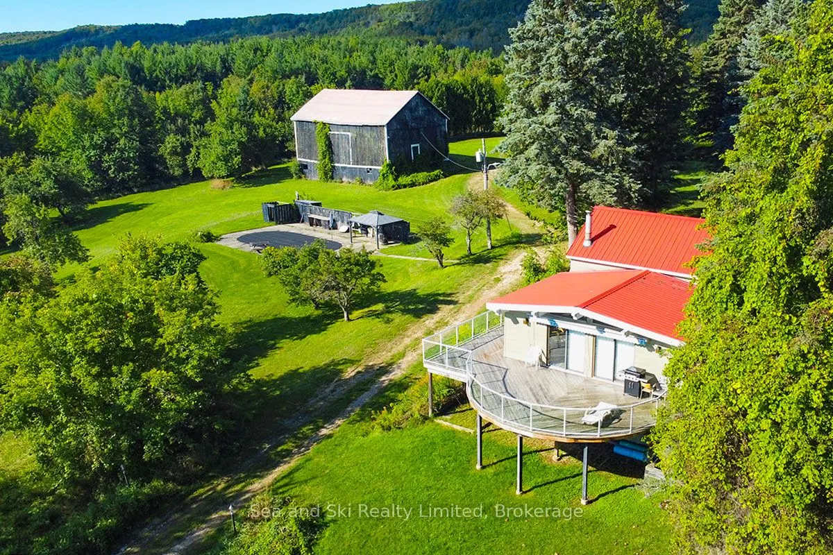 195908 Grey Road 7 Road S