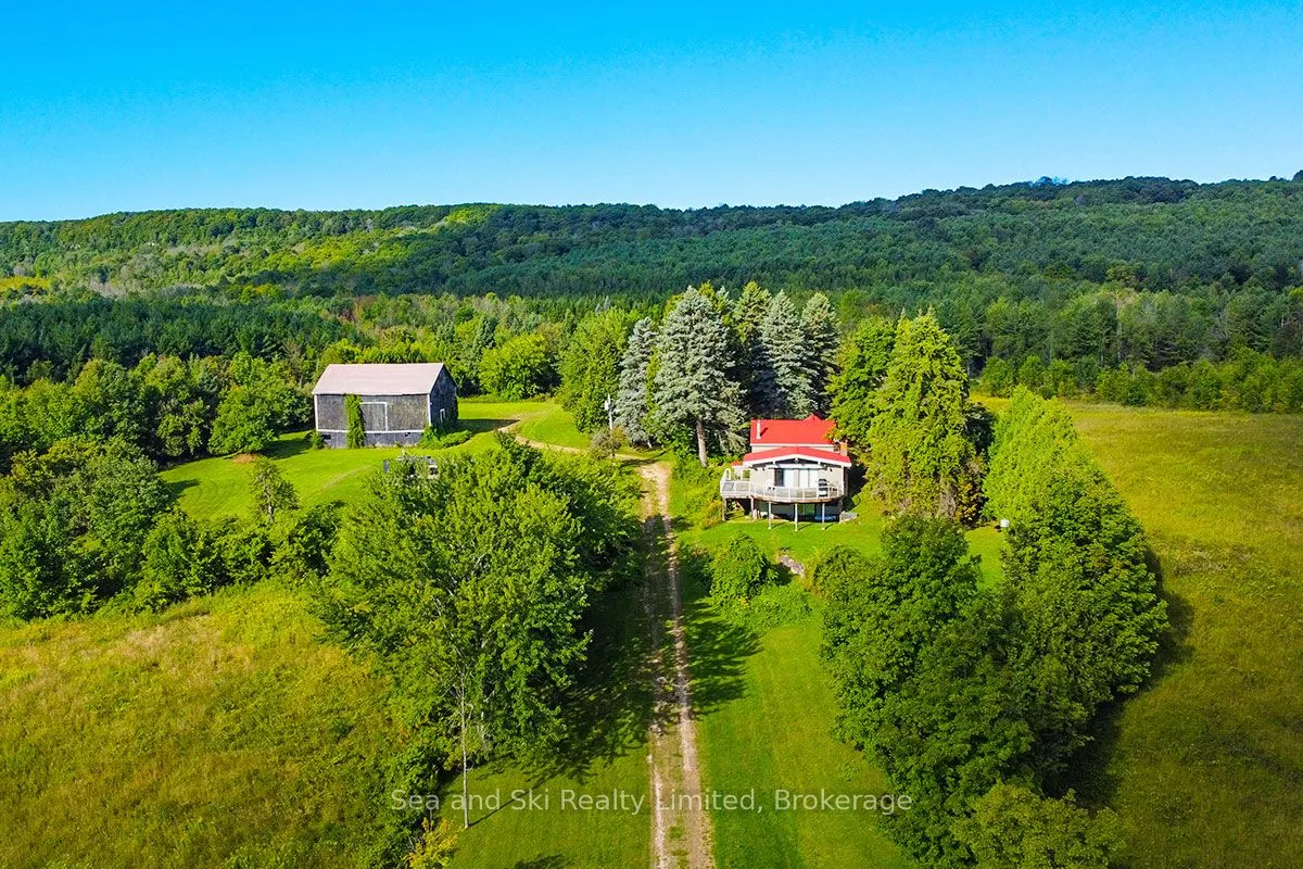 195908 Grey Road 7 Road S