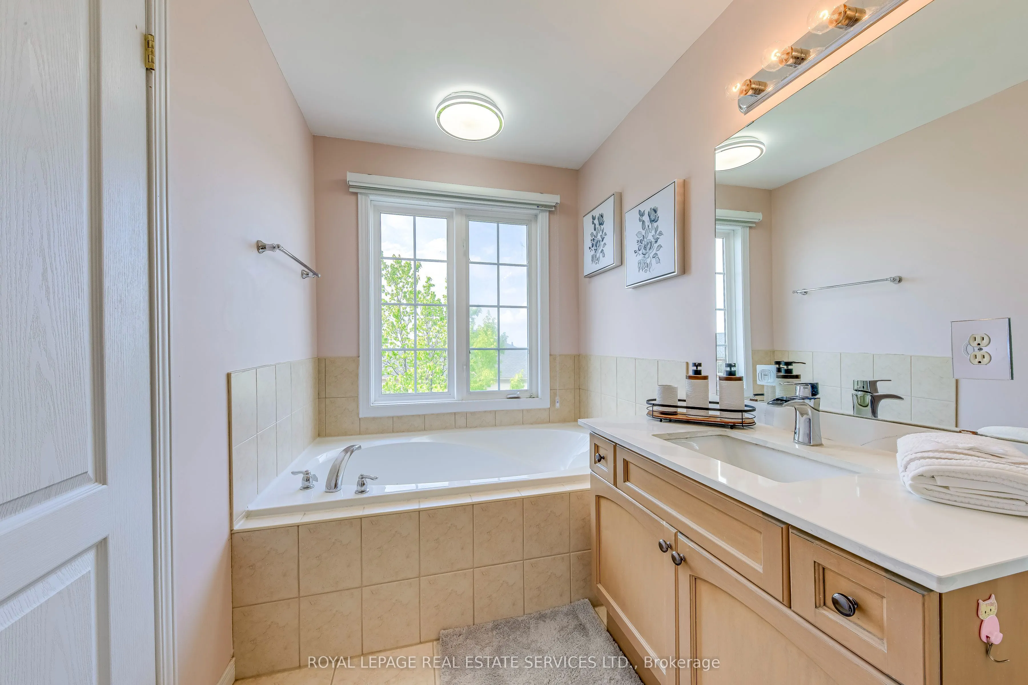 7 Southside Place, #12
