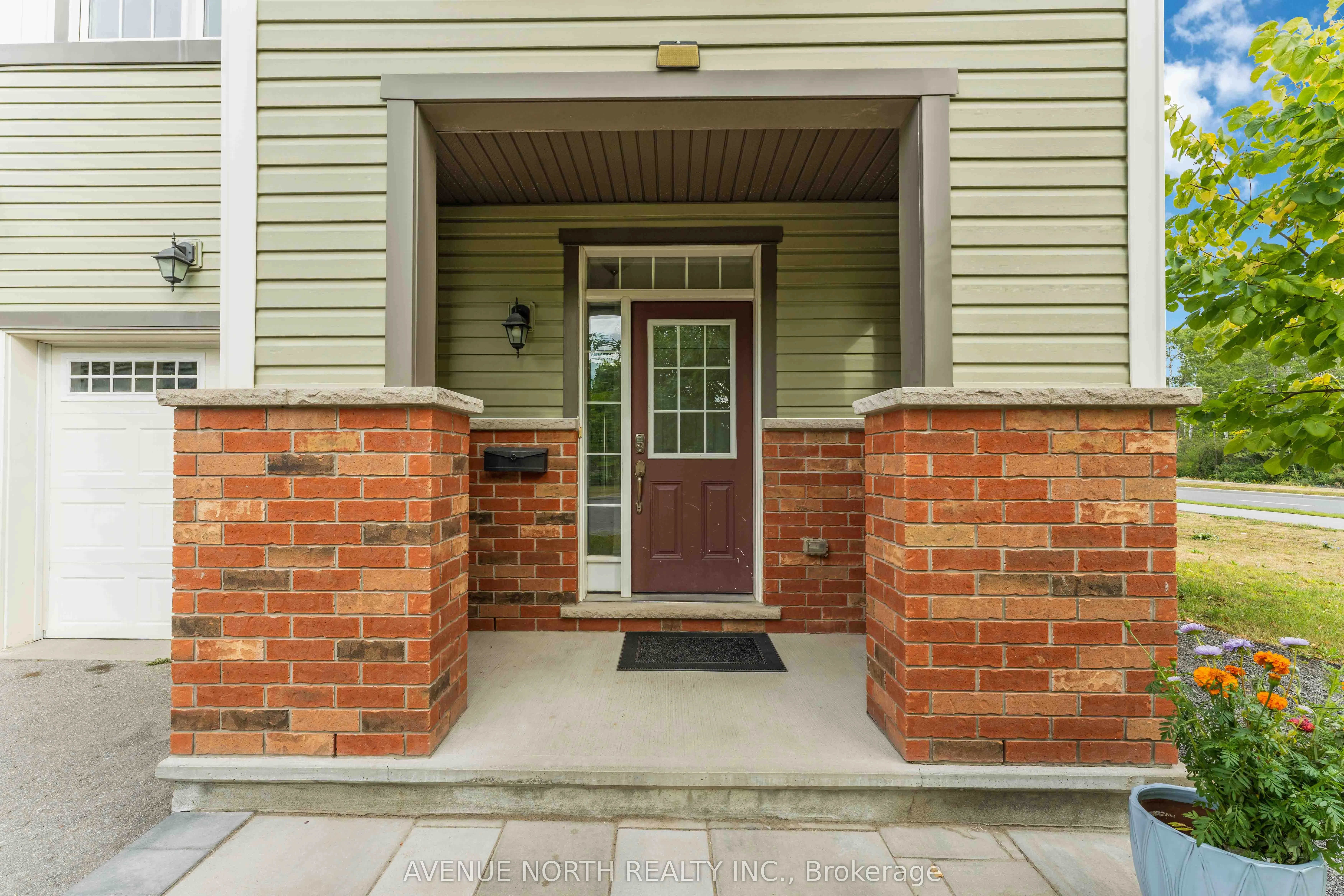 563 Foxlight Circle