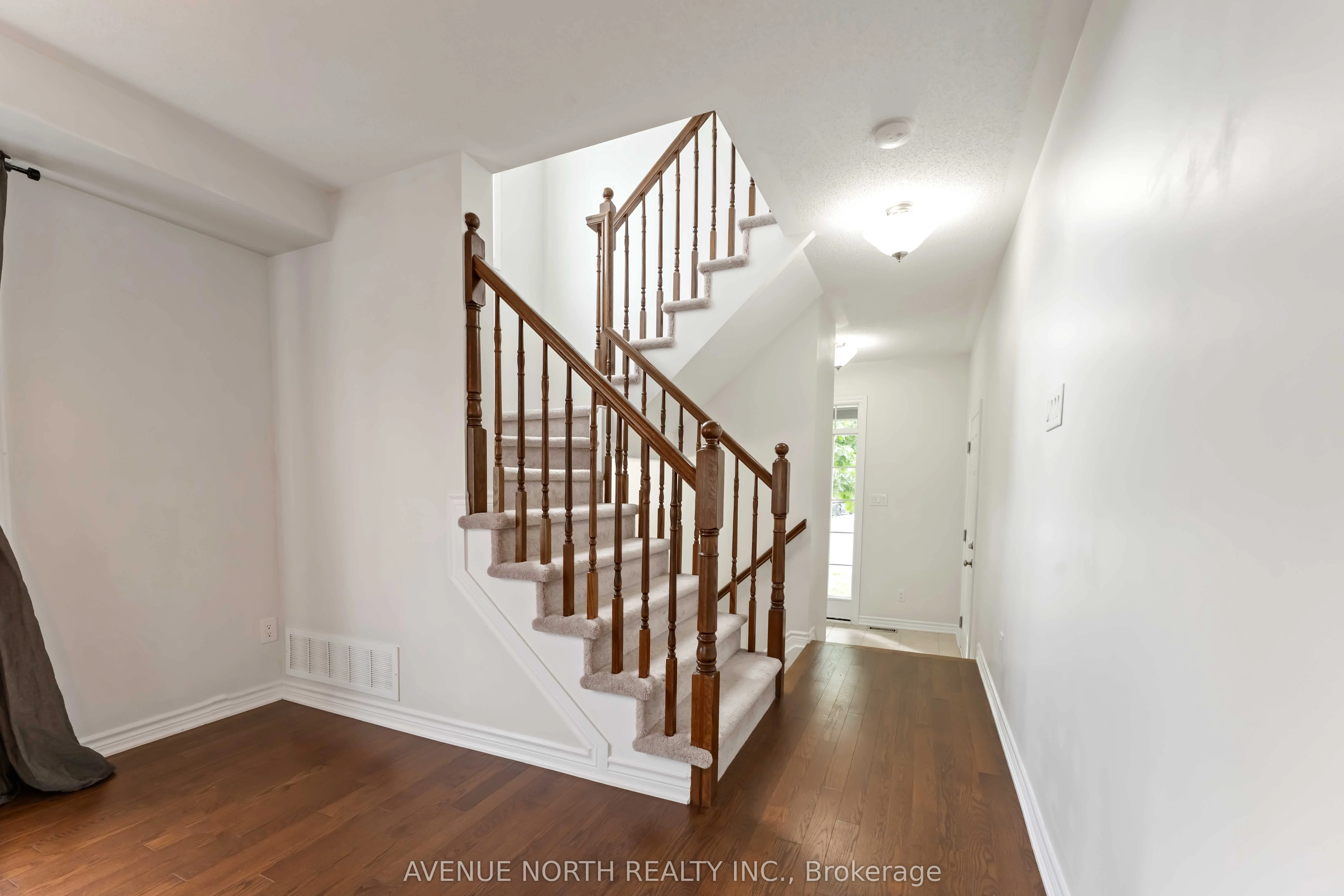 563 Foxlight Circle