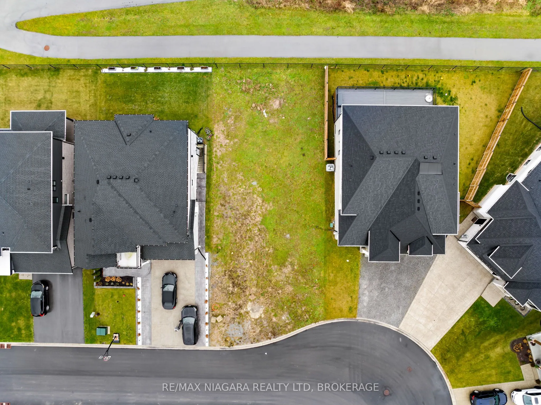 7521 Sherrilee Crescent