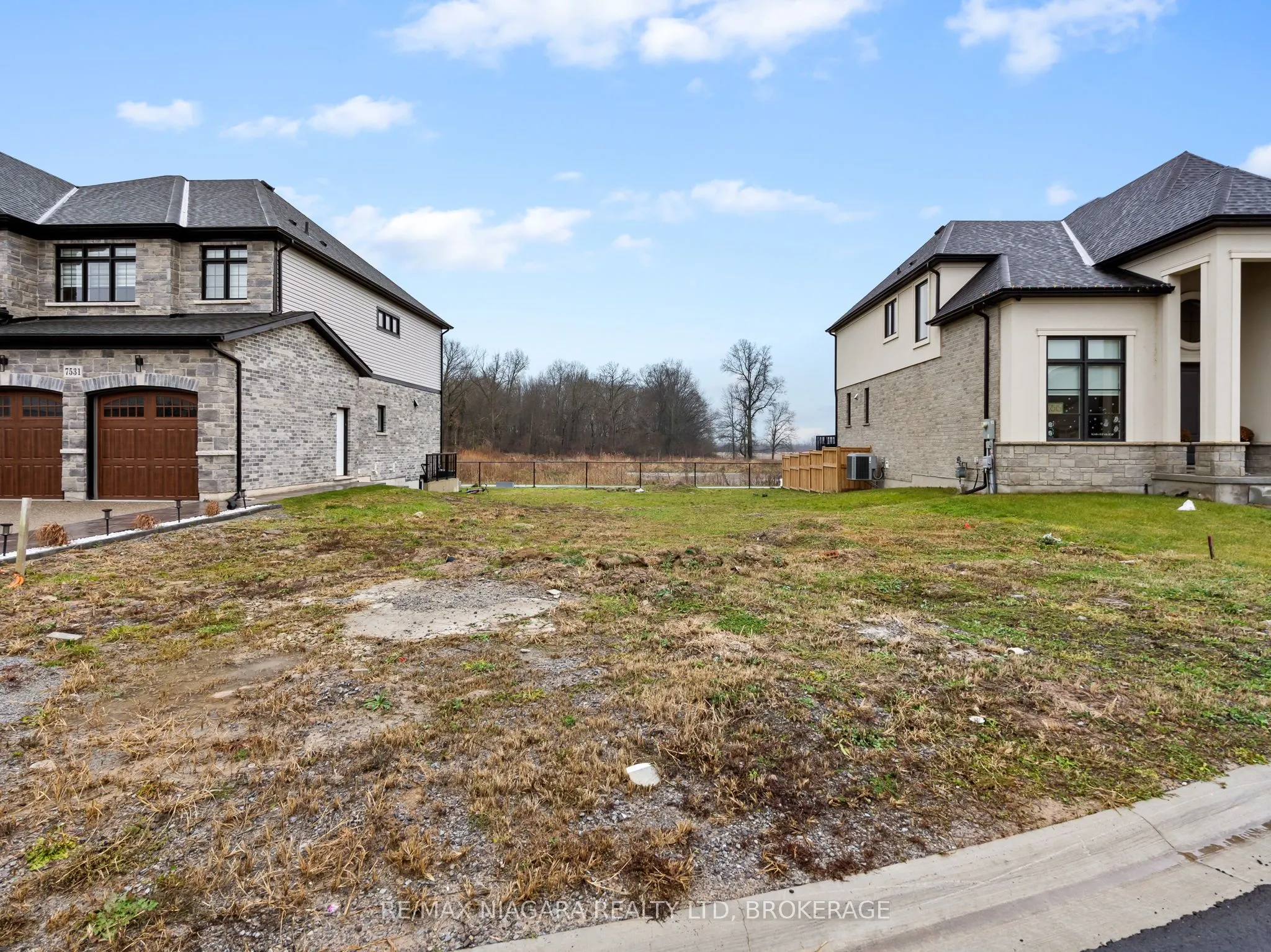 7521 Sherrilee Crescent