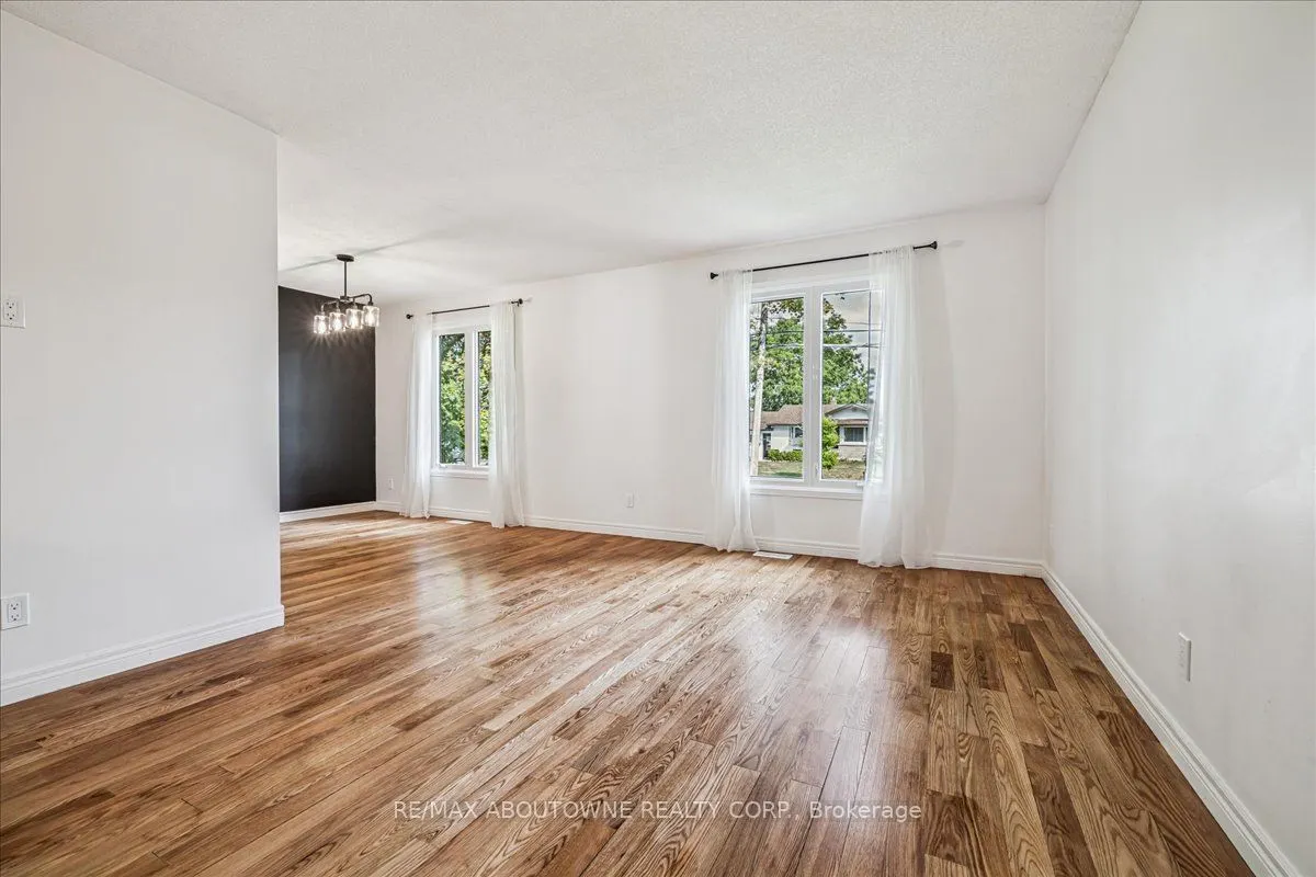 371 Park Road N
