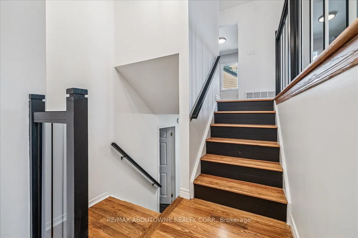 371 Park Road N