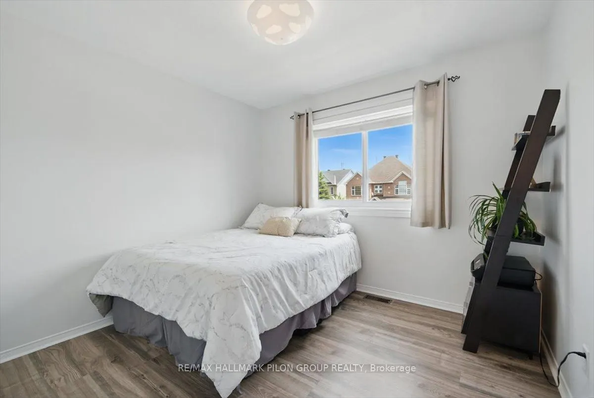 2112 Esprit Drive