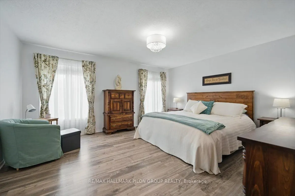 2112 Esprit Drive