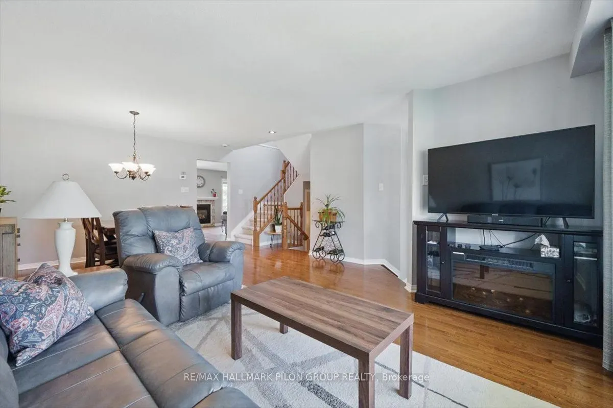 2112 Esprit Drive