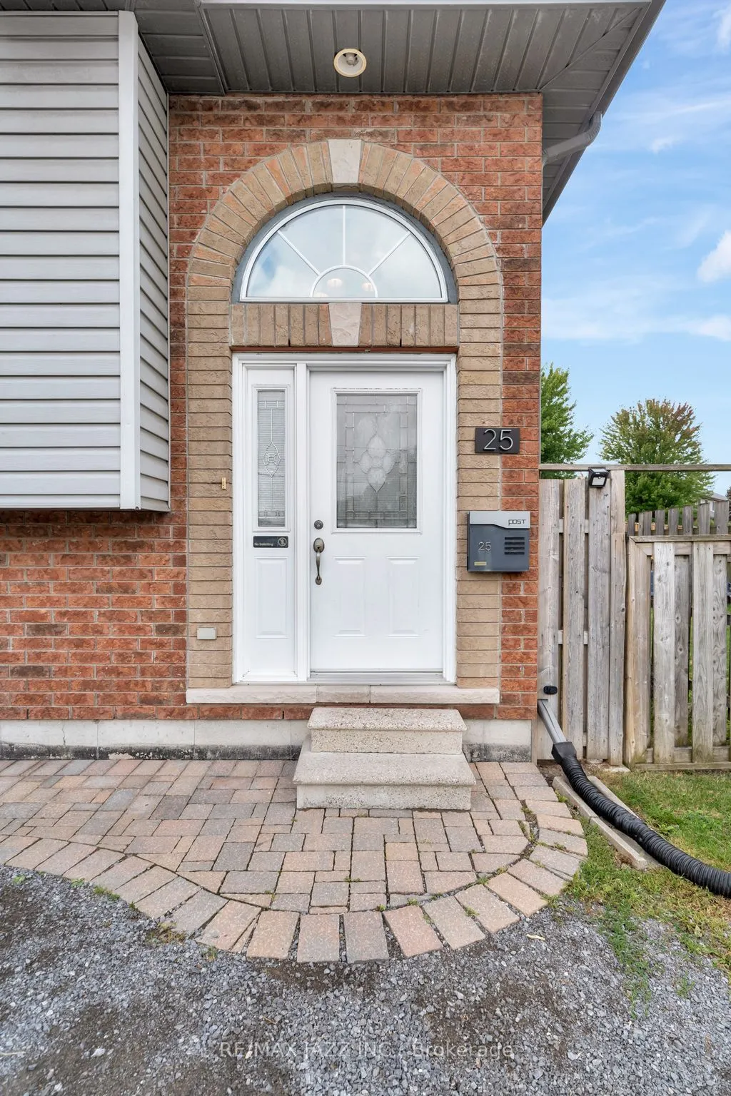 25 Emily Street