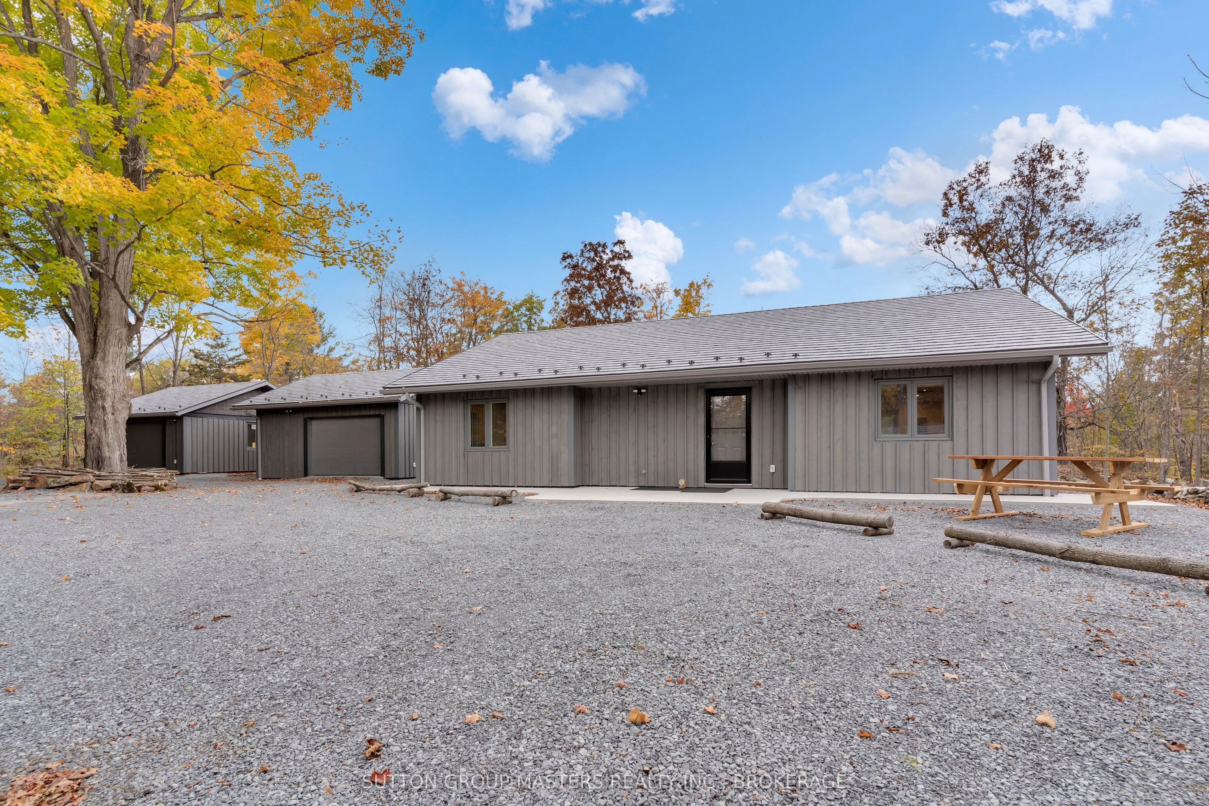 6179 North Shore Road
