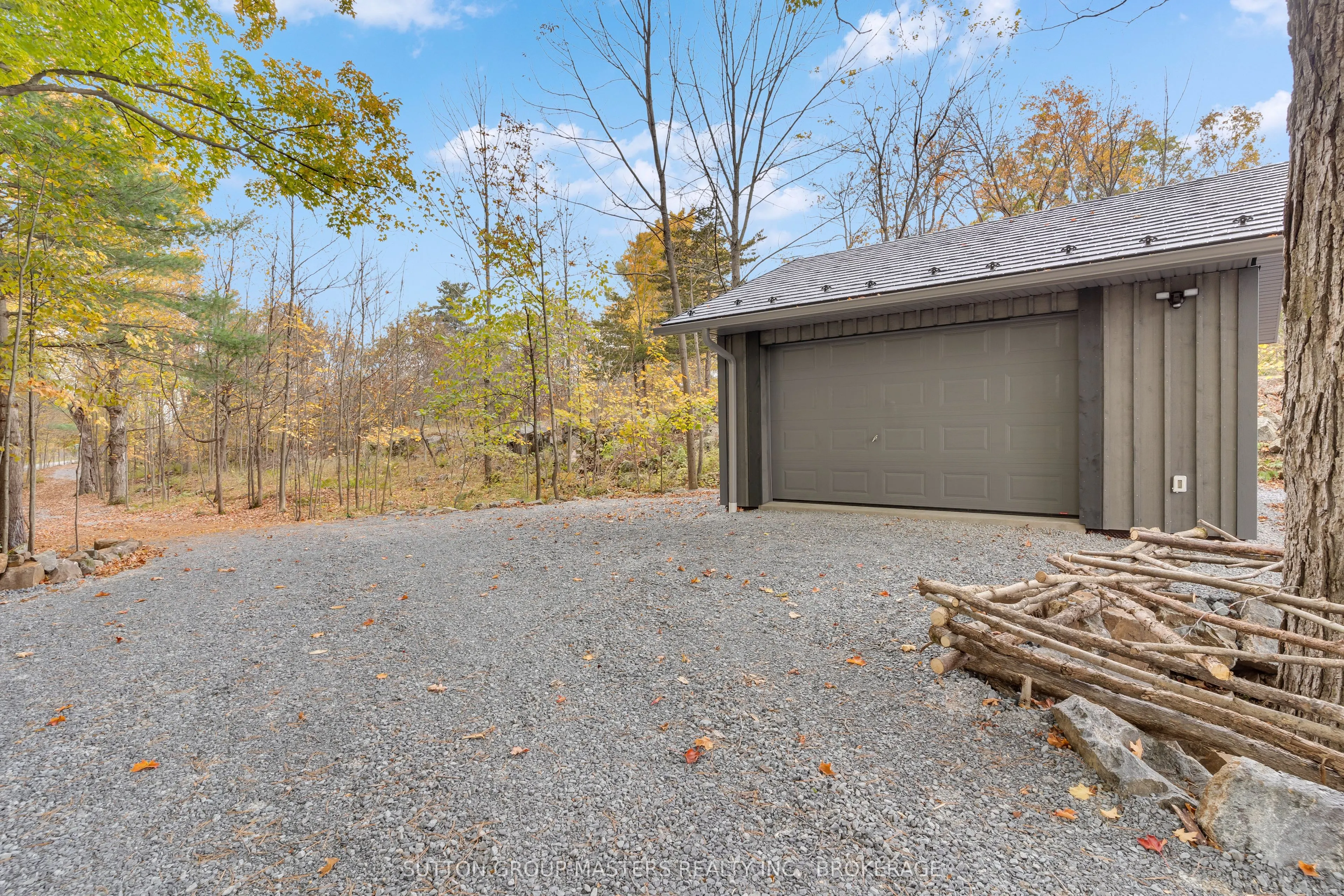 6179 North Shore Road