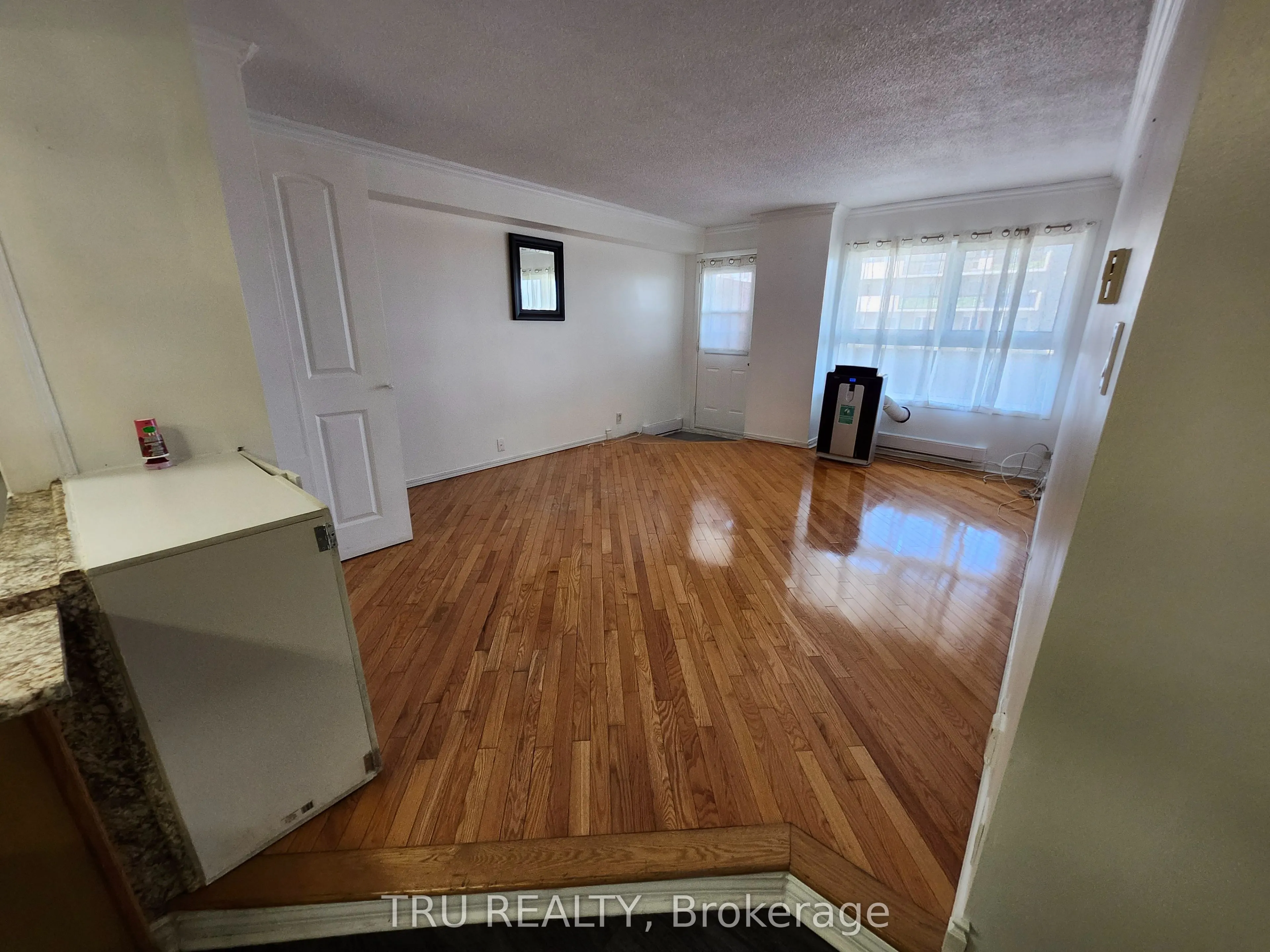 158C McArthur Avenue, #1606