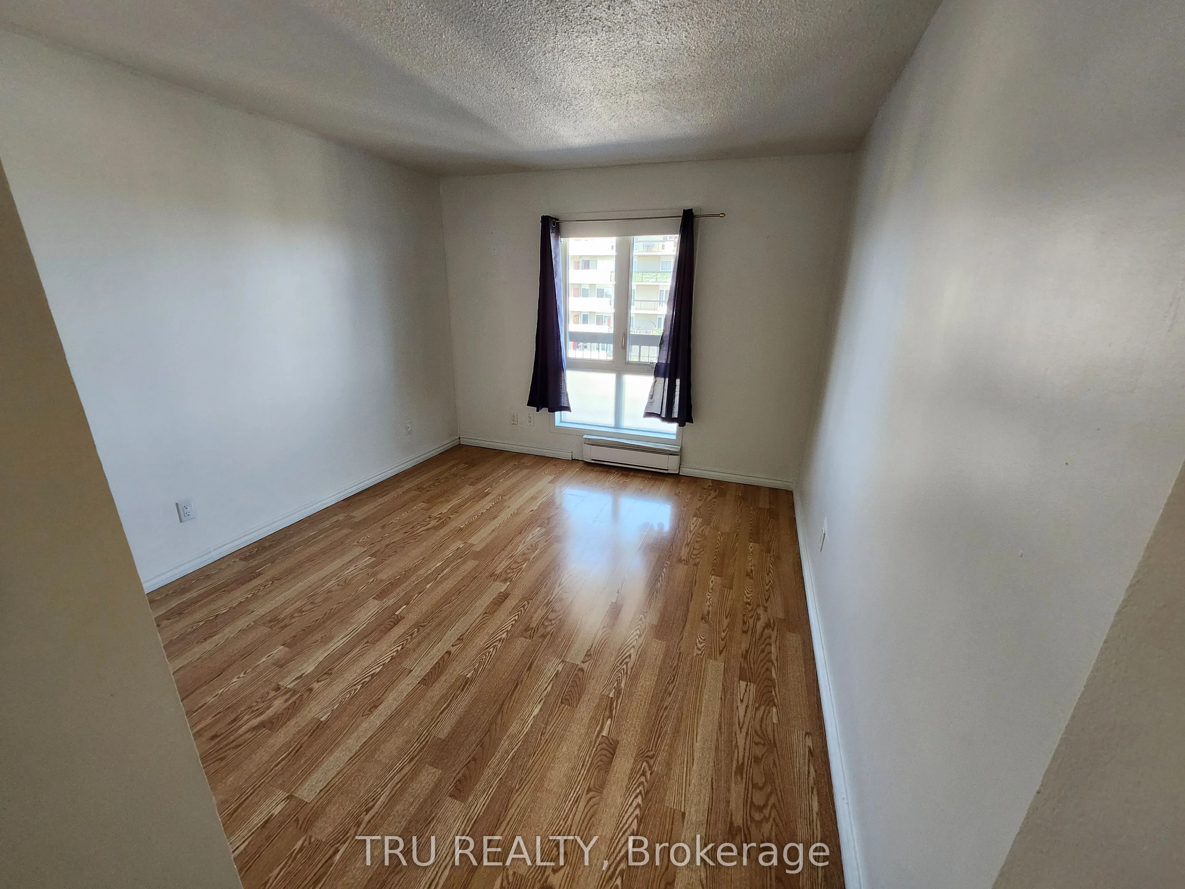 158C McArthur Avenue, #1606