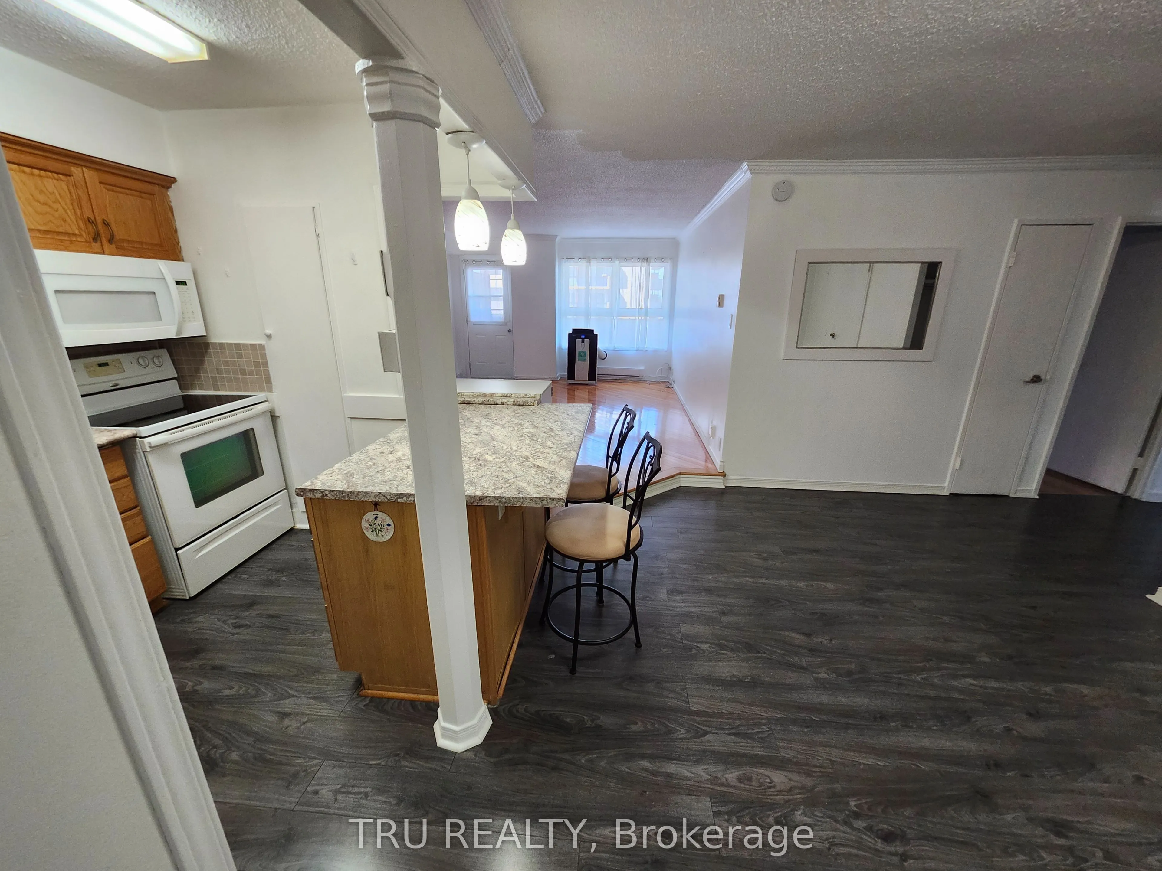 158C McArthur Avenue, #1606