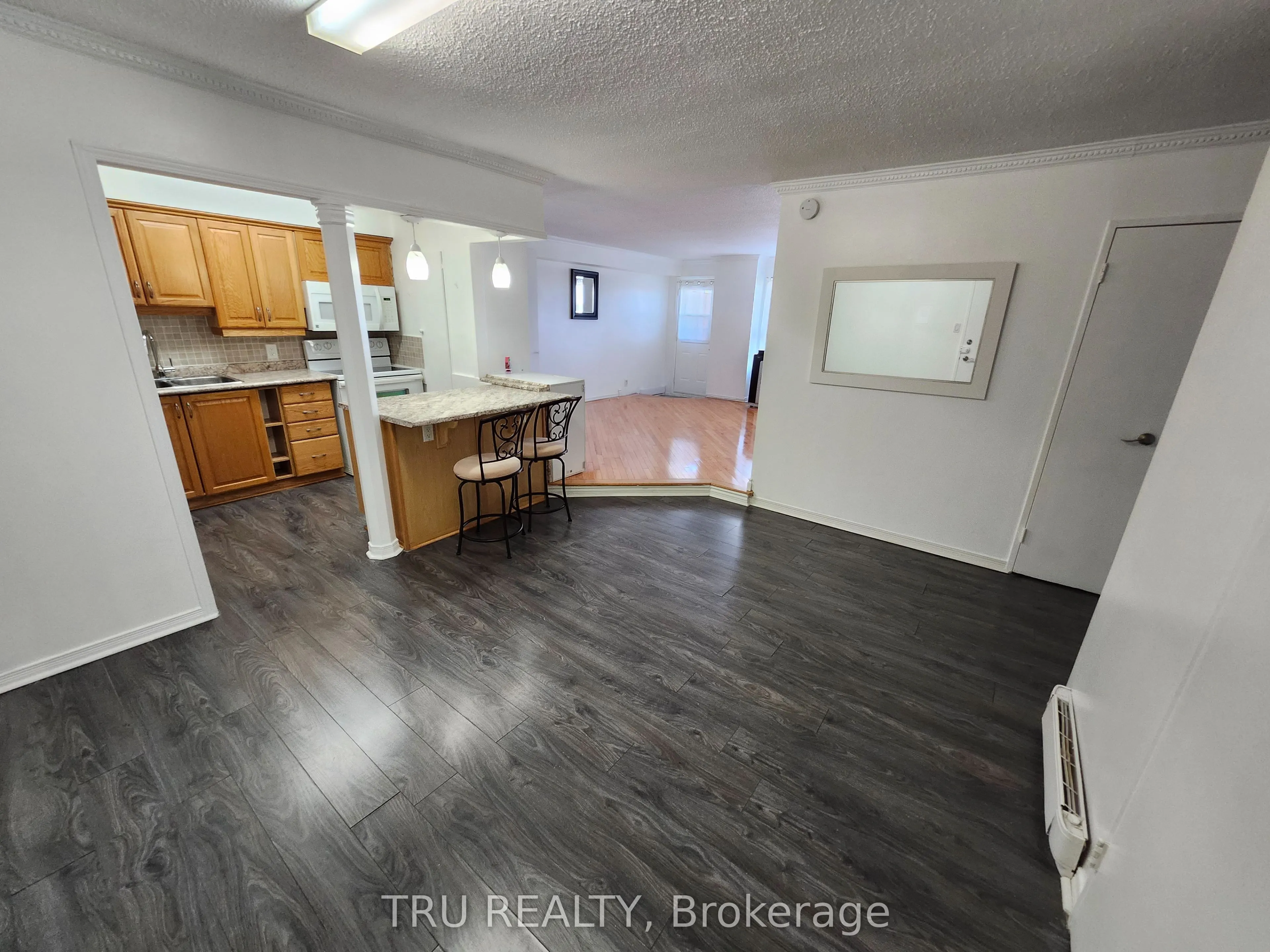 158C McArthur Avenue, #1606