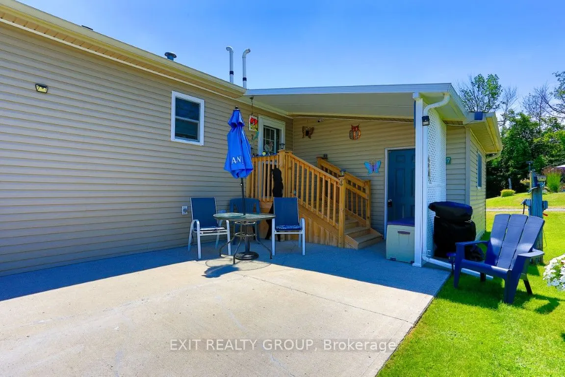 7-152 CONCESSION RD 11 W